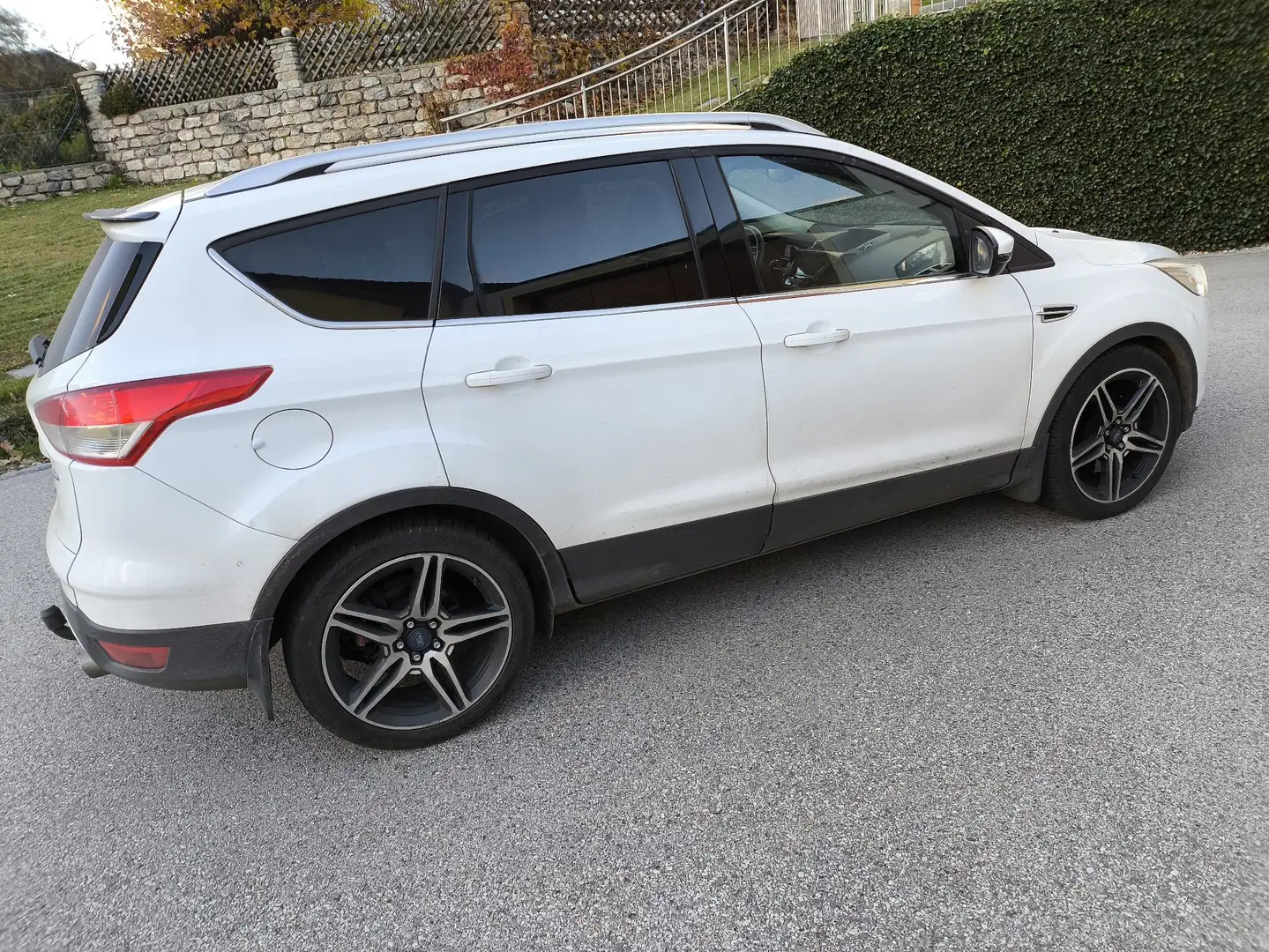 Ford Kuga 2.0 TDCi 4x4 Titanium - 2