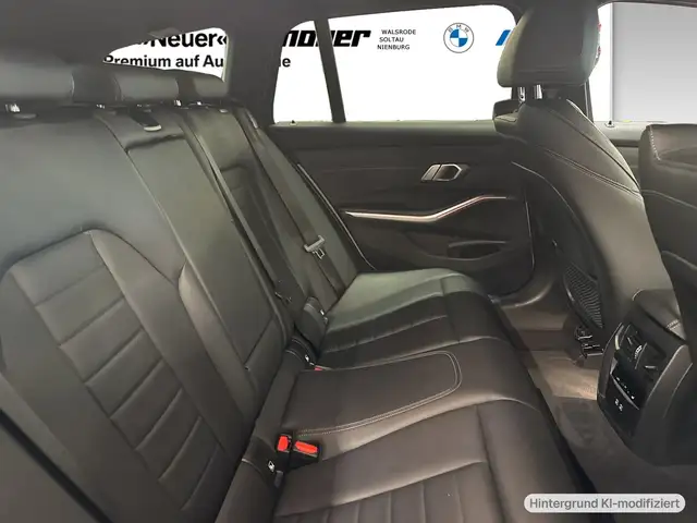 BMW 3 Series view 8