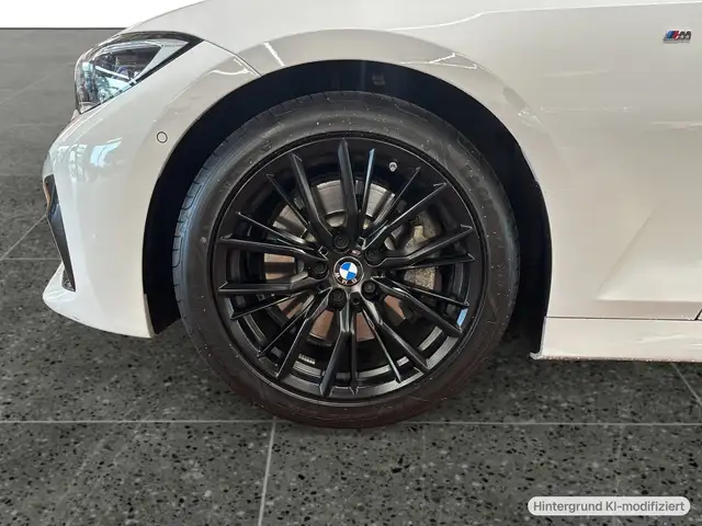 BMW 3 Series view 10