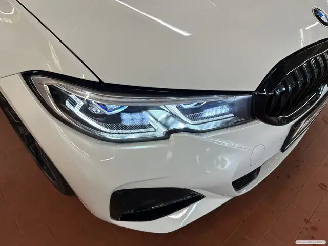 BMW 3 Series view 9