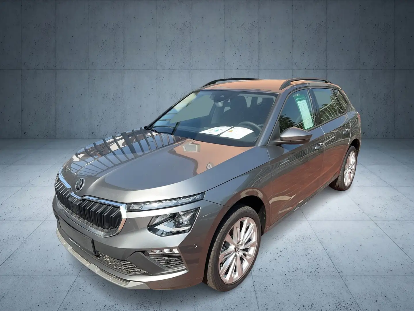 Skoda Kamiq 1.5 TSI Selection DSG LED Navi Sitzheizung DAB Grau - 1