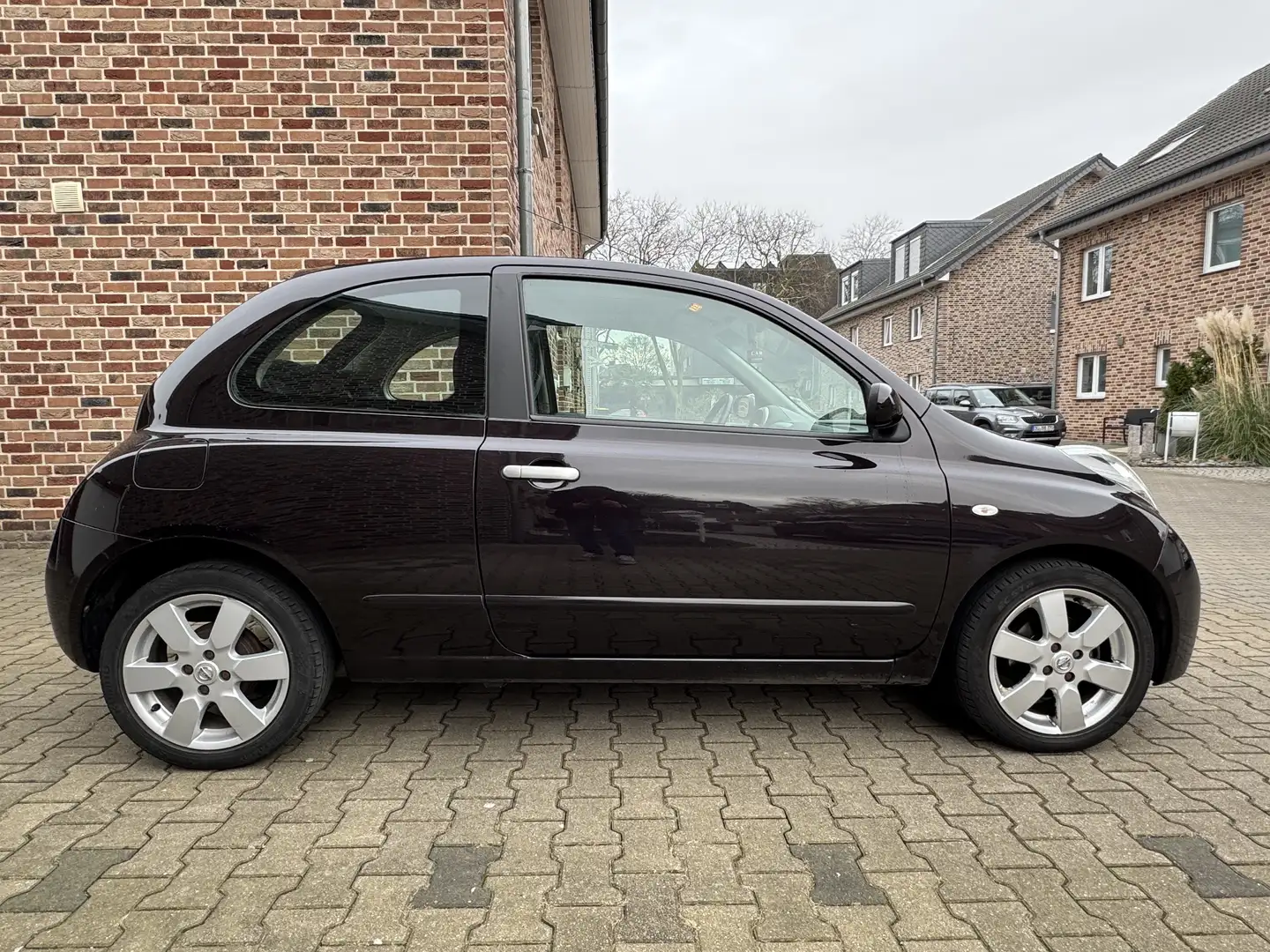Nissan Micra Violett - 2