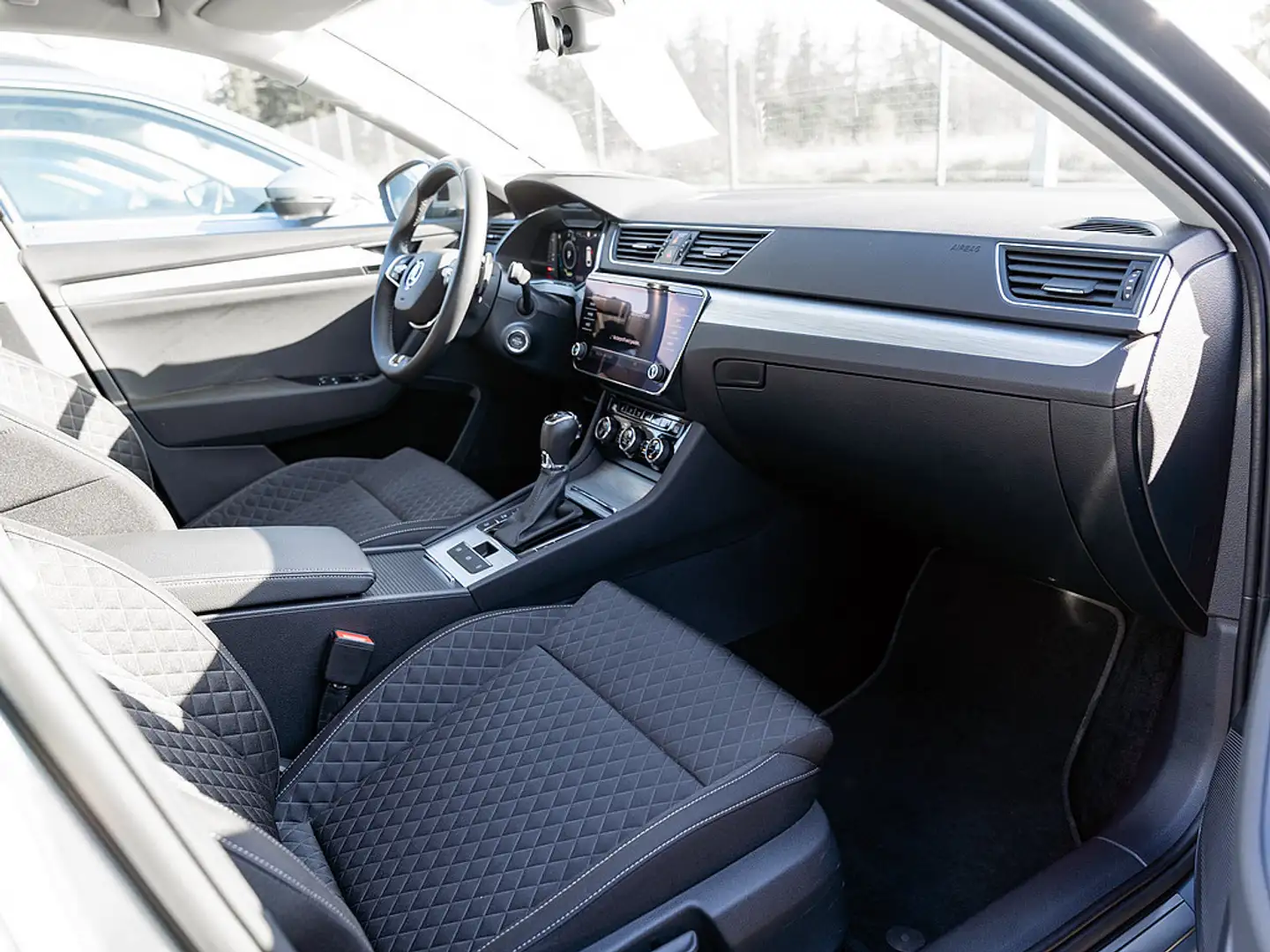 Skoda Superb Combi 1.4 TSI Ambition iV ACC DCC KAME Grau - 2