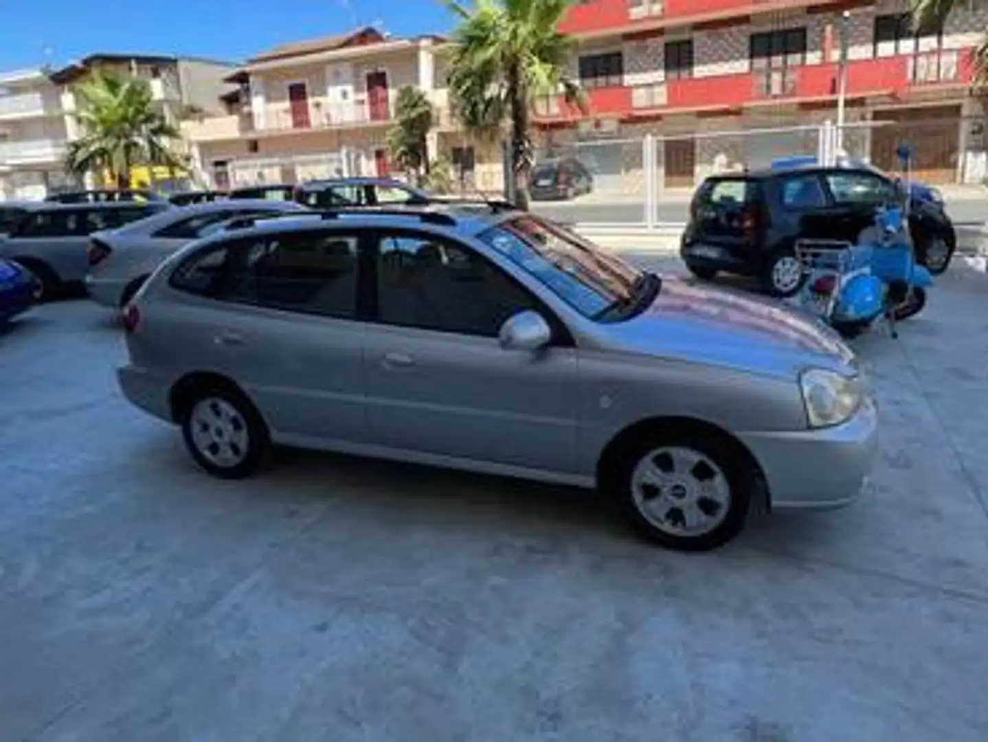 Kia Rio Rio 5p 1.5 16v LS Top Gri - 2