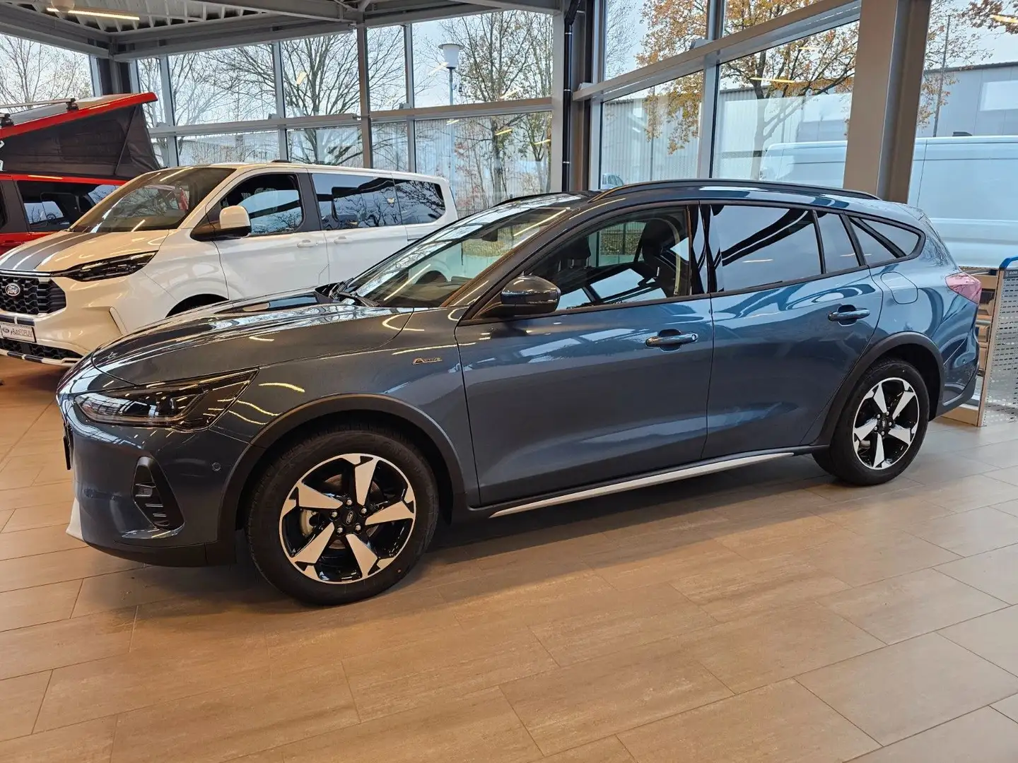 Ford Focus Turnier Active X Panoramadach Blau - 2