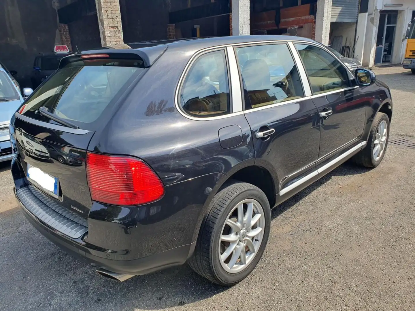Porsche Cayenne 3.2 V6 cat Zwart - 2