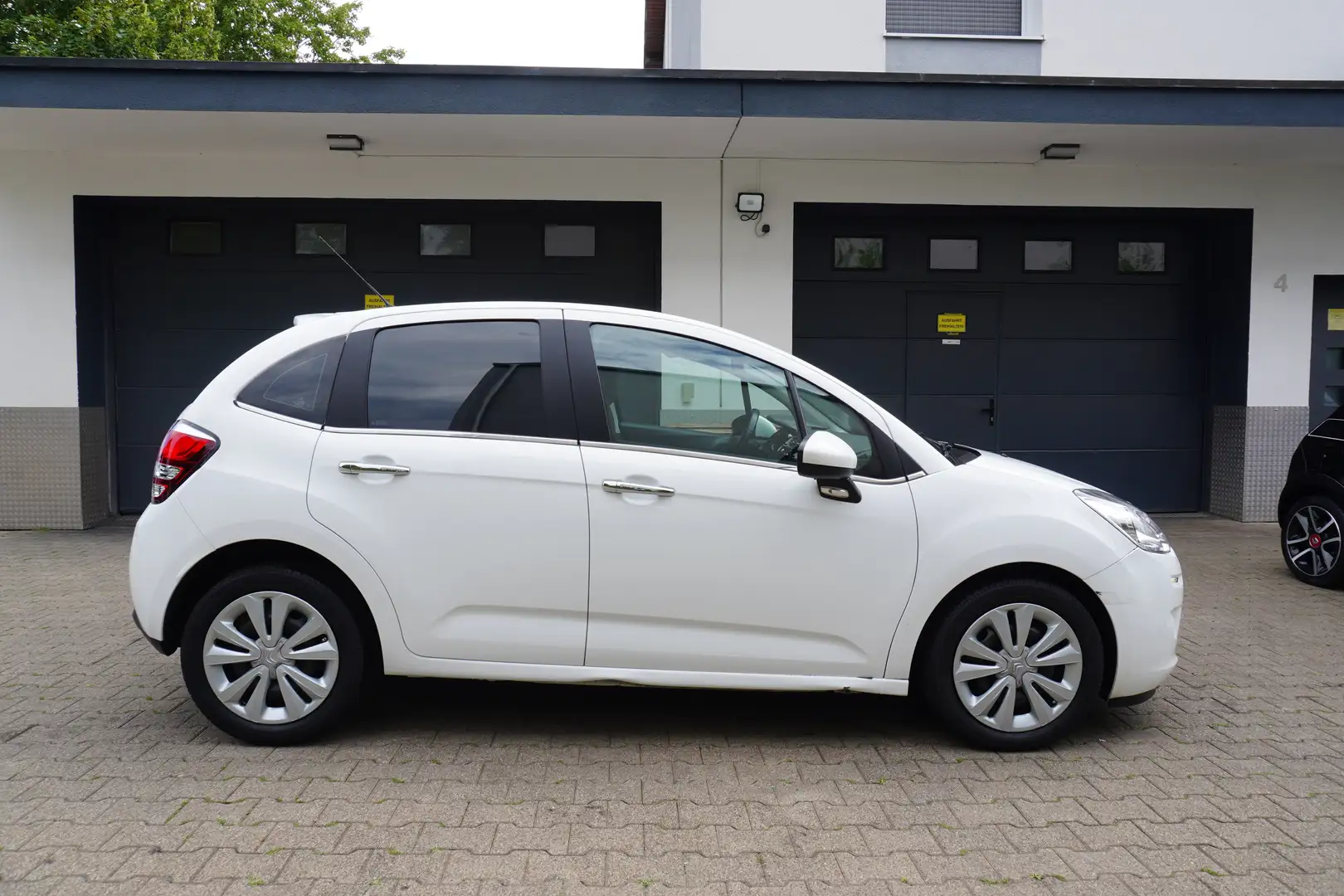 Citroen C3 1.2 Selection PDC+KLIMA+TEMPOMAT+SITZHEIZUNG Blanc - 2
