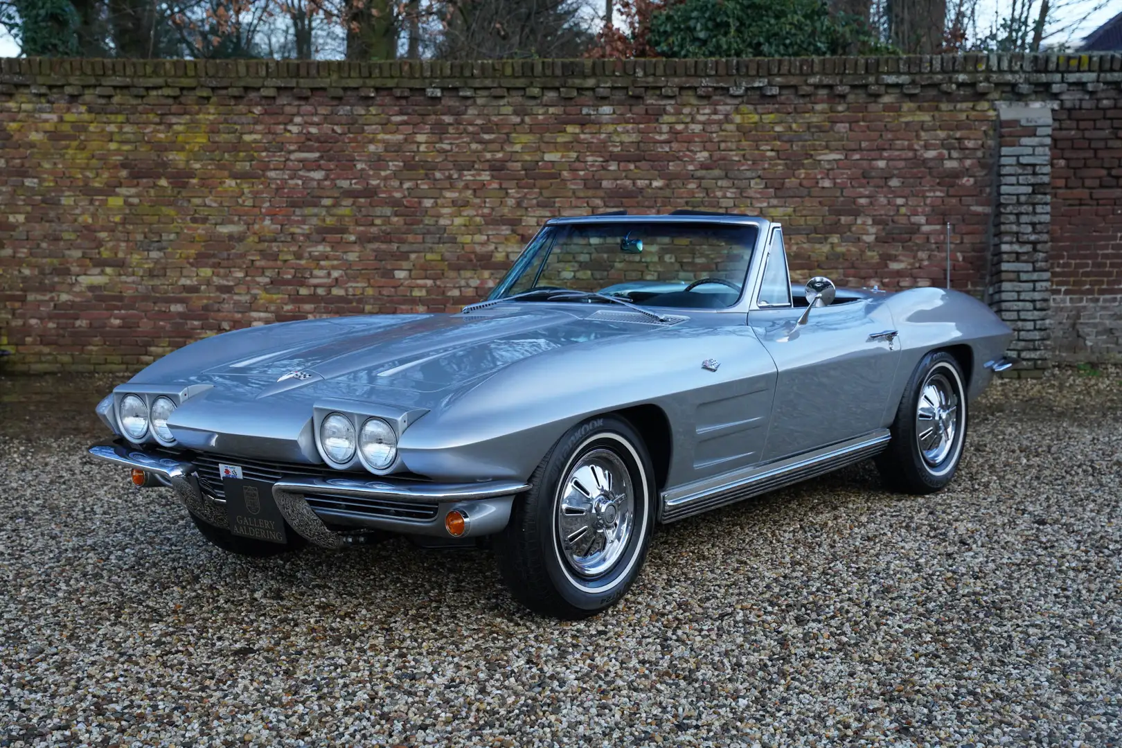 Corvette Stingray C2 Convertible "Black plate Corvette" Corvette wit Grau - 1