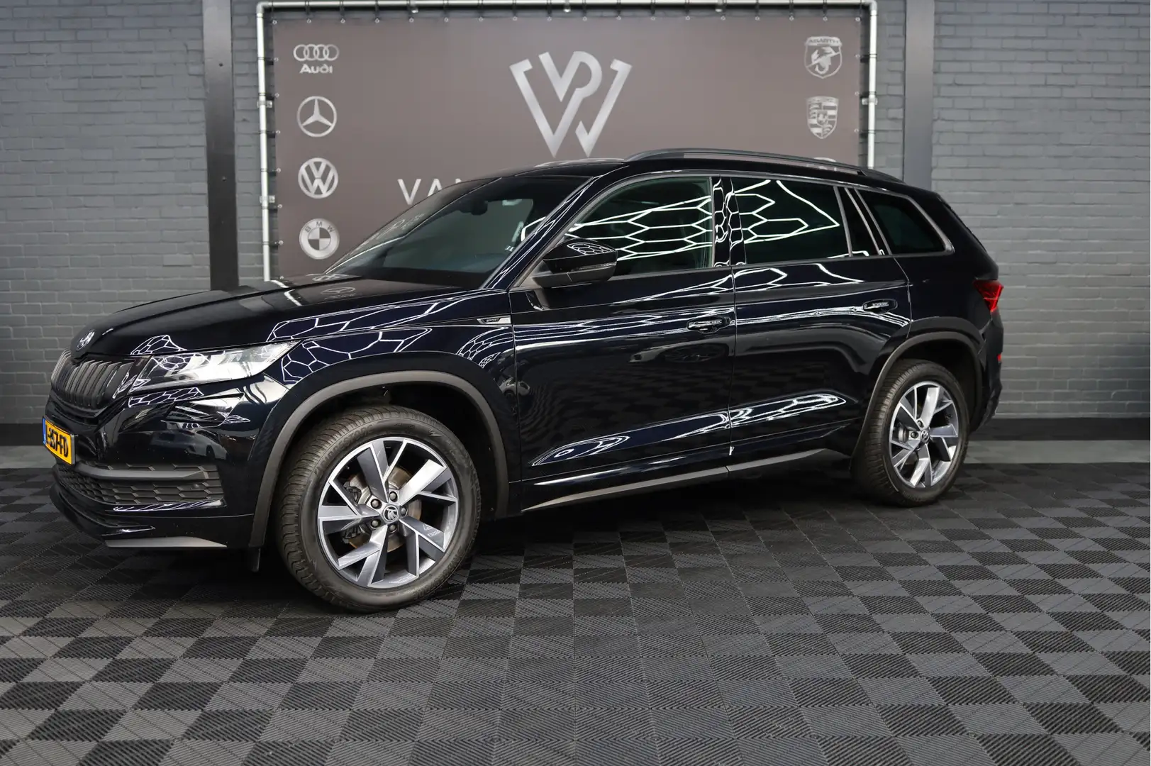 Skoda Kodiaq 1.5 TSI Sportline Business | Ned. Auto | Trekhaak Nero - 1