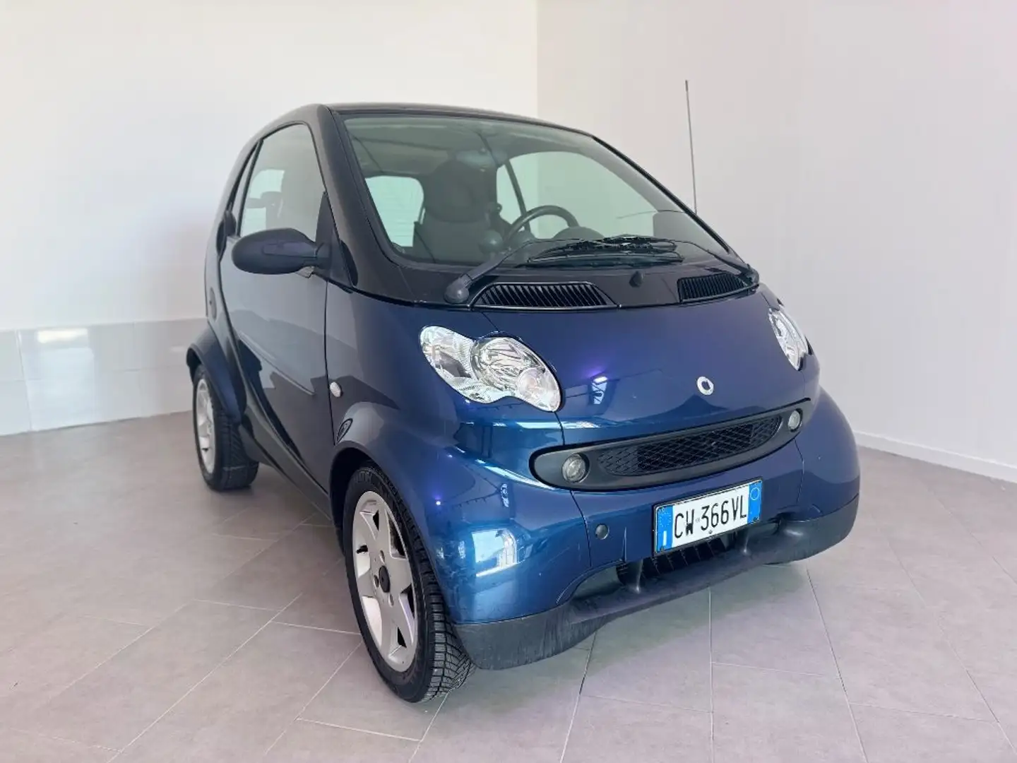 smart forTwo 700 coupé passion (45 kW) Blue - 2