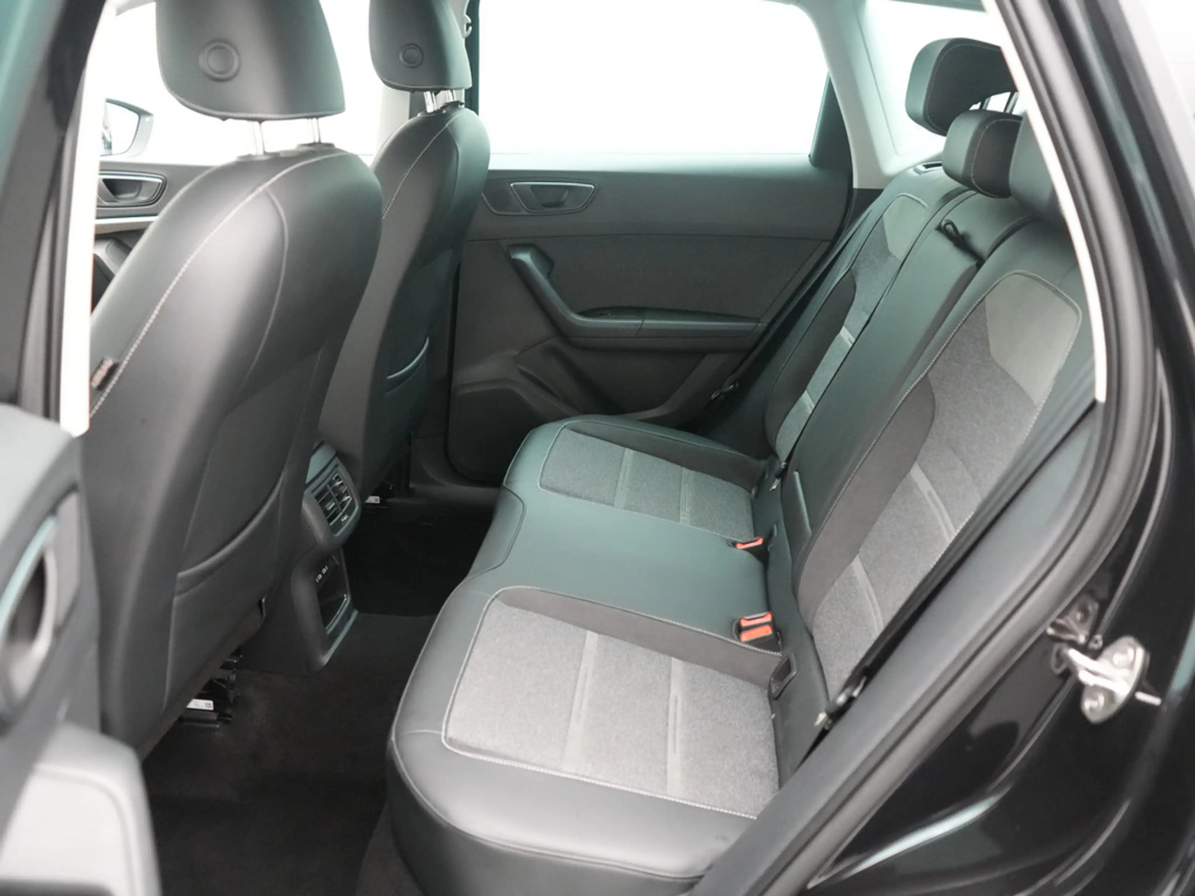 SEAT Ateca Xperience ACC NAVI LEDER KAM PDC LED — photo 12