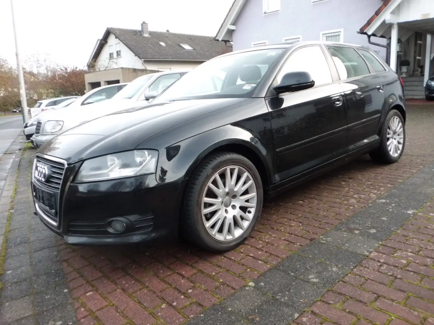 Audi A3 2.0 TDI Attraction (103kW) Schwarz - 1