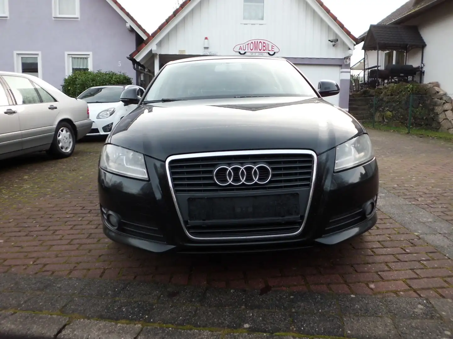Audi A3 2.0 TDI Attraction (103kW) Schwarz - 2