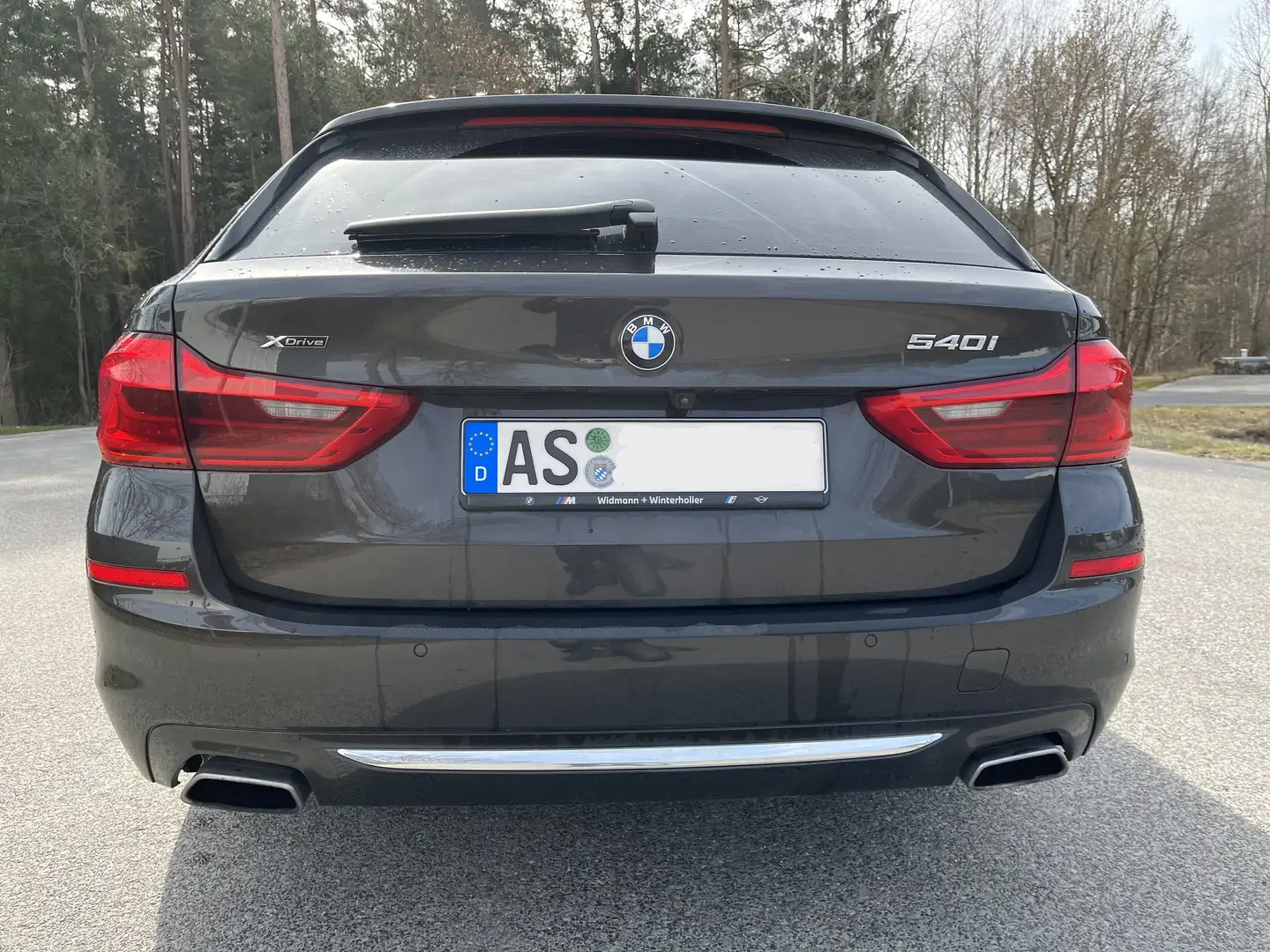 BMW 540 540i xDrive Touring Aut. Luxury Line Braun - 1
