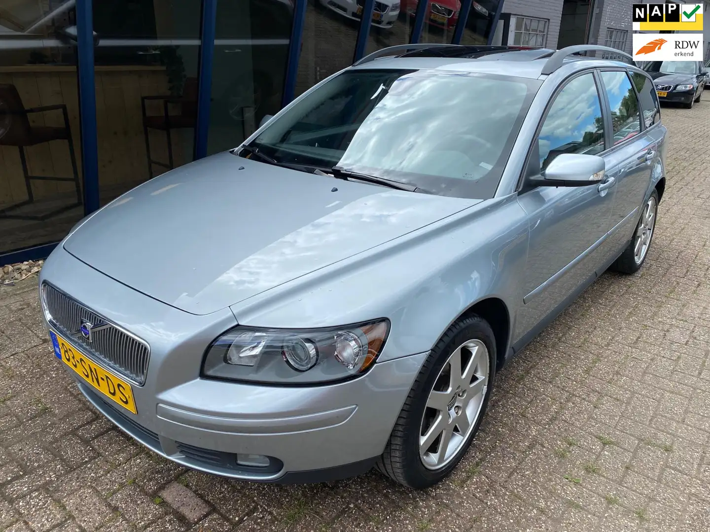 Volvo V50 1.8 Edition II DEALER ONDERHOUDEN / SUNROOF / TREK Gris - 1