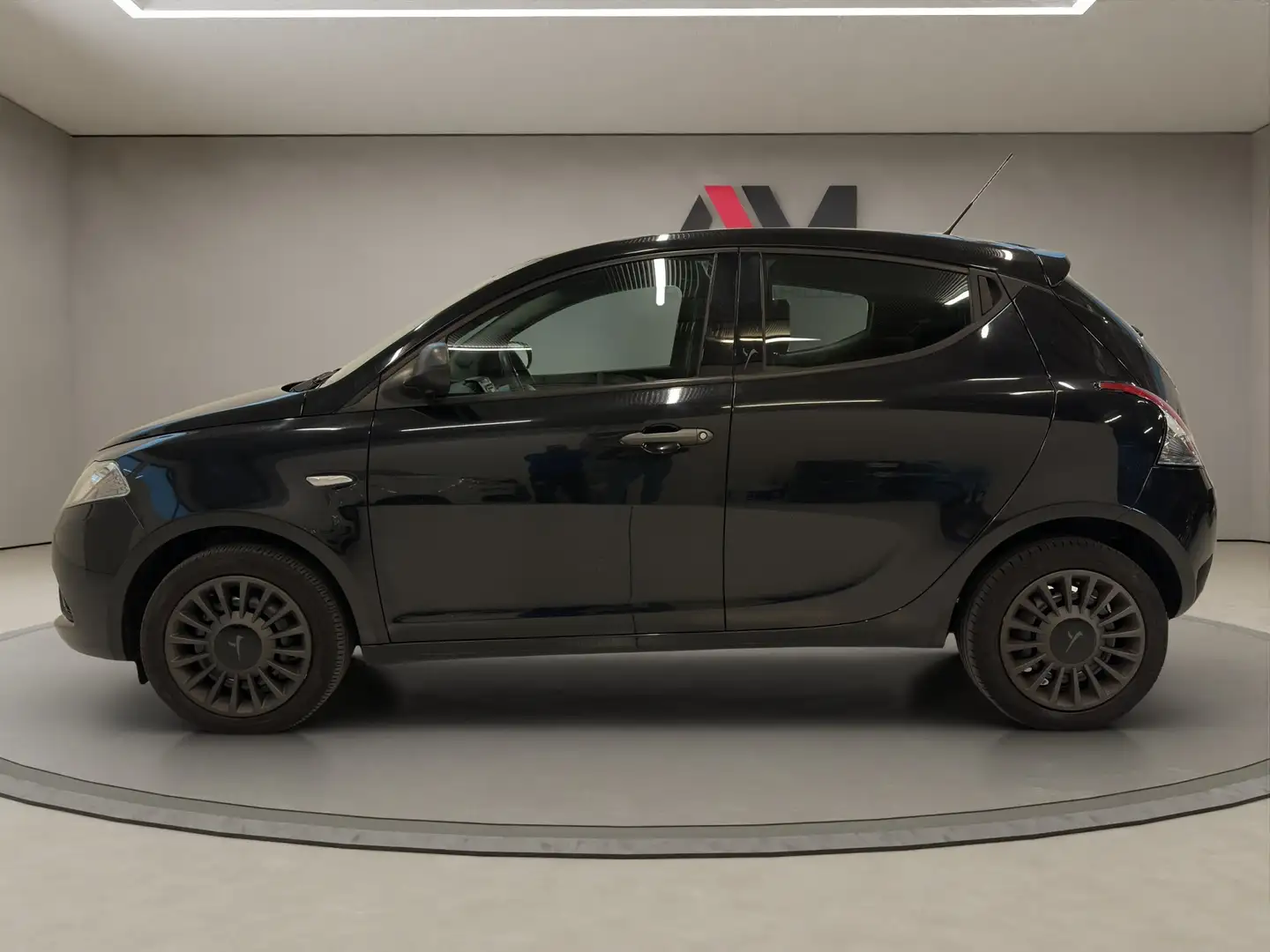 Lancia Ypsilon Ypsilon III 2015 1.3 mjt Platinum s Zwart - 2