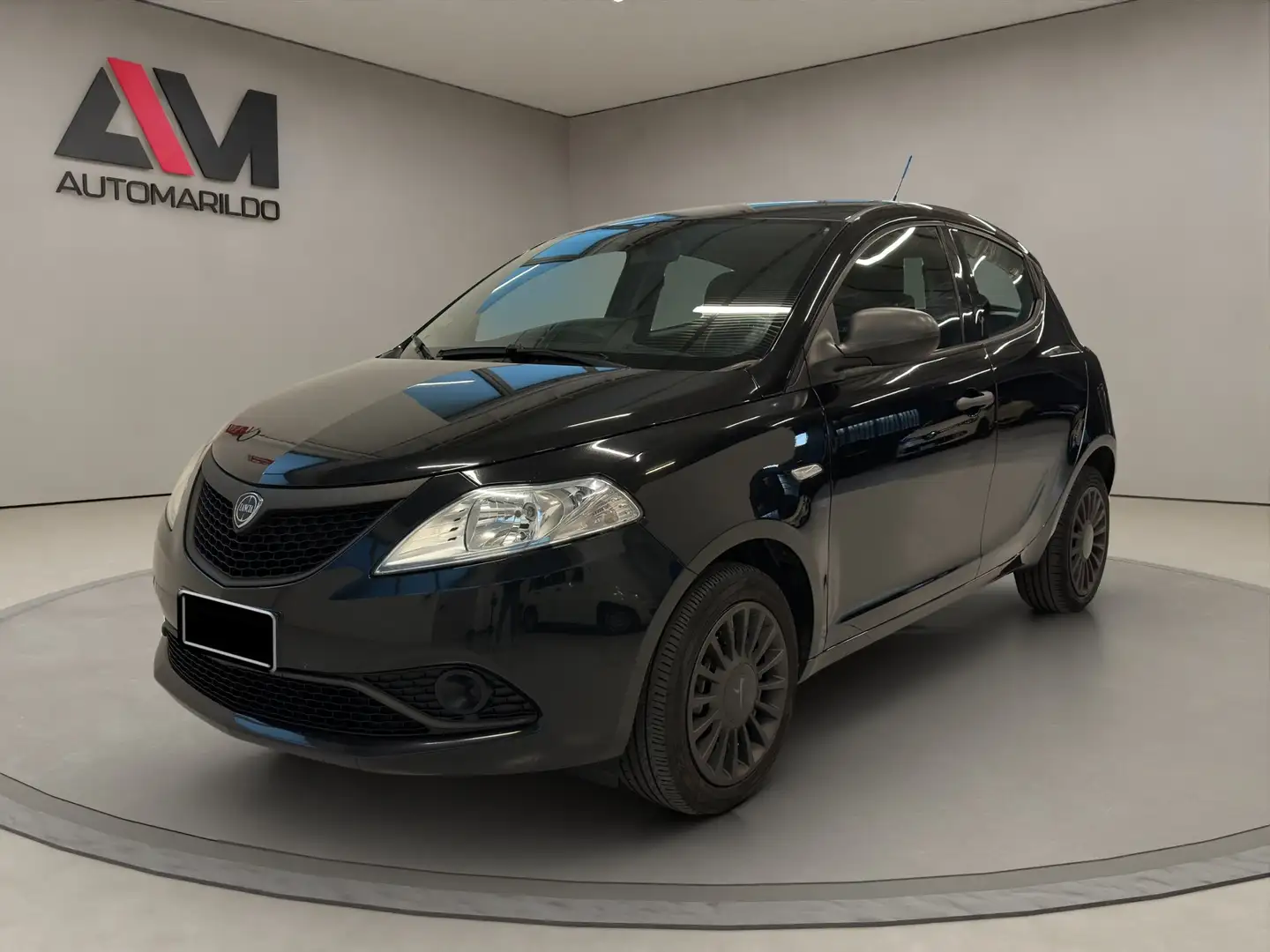 Lancia Ypsilon Ypsilon III 2015 1.3 mjt Platinum s Zwart - 1
