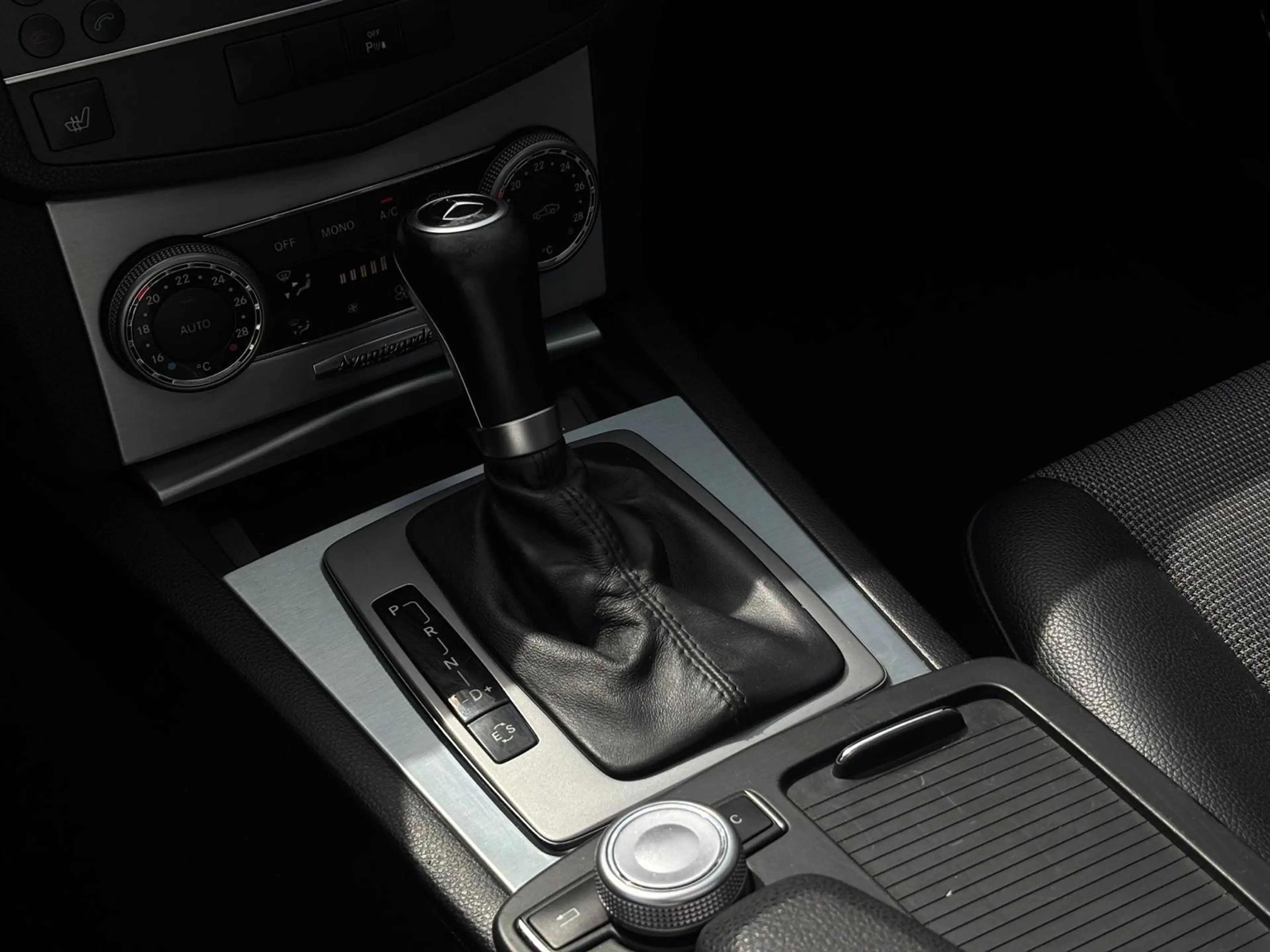 Mercedes-Benz C 250 Estate CGI BlueEFFICIENCY Avantgarde AMG | 204PK | — photo 18