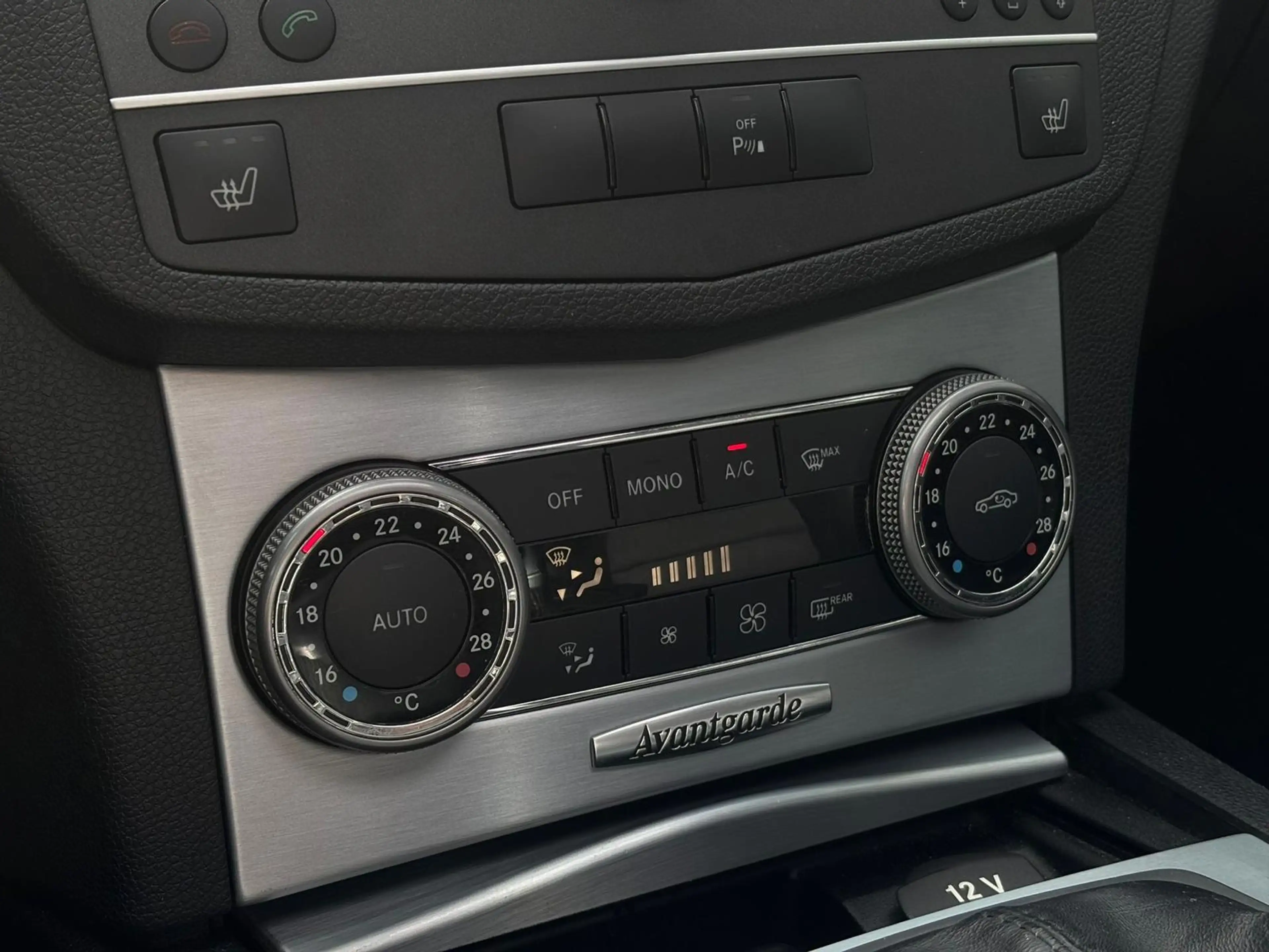 Mercedes-Benz C 250 Estate CGI BlueEFFICIENCY Avantgarde AMG | 204PK | — photo 10