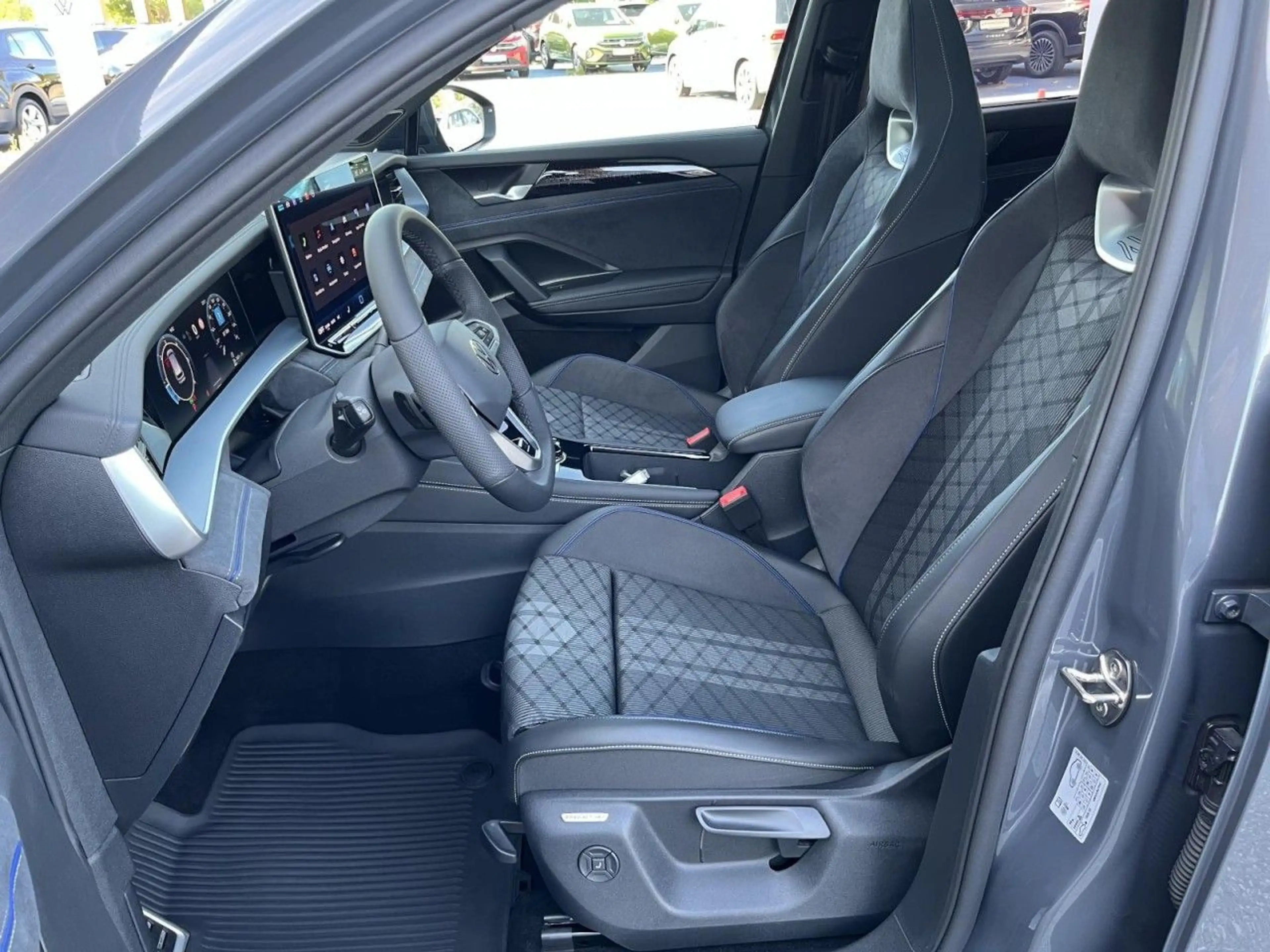 Volkswagen Tayron 2,0 TDI DSG 4Motion R-Line (Standhzg+AHK) — photo 10