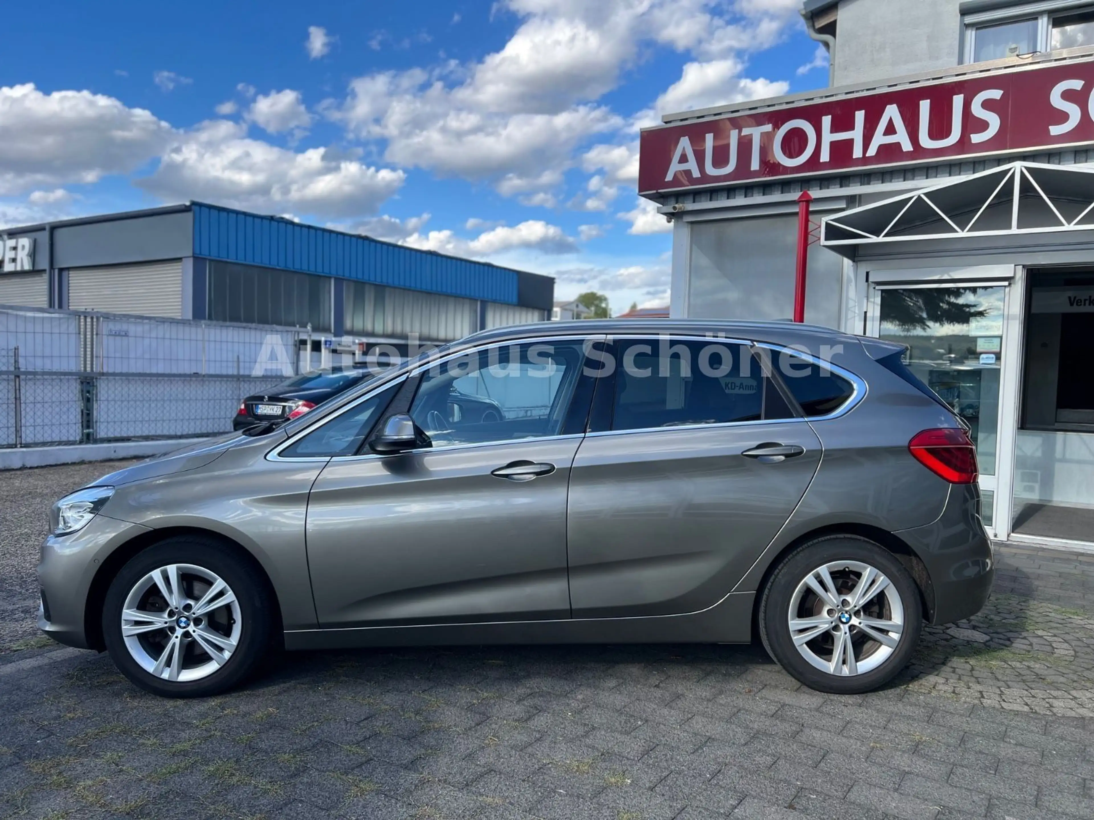 BMW 220 d Active Tourer Luxury Line**LEDER*LED*AHK** — photo 9