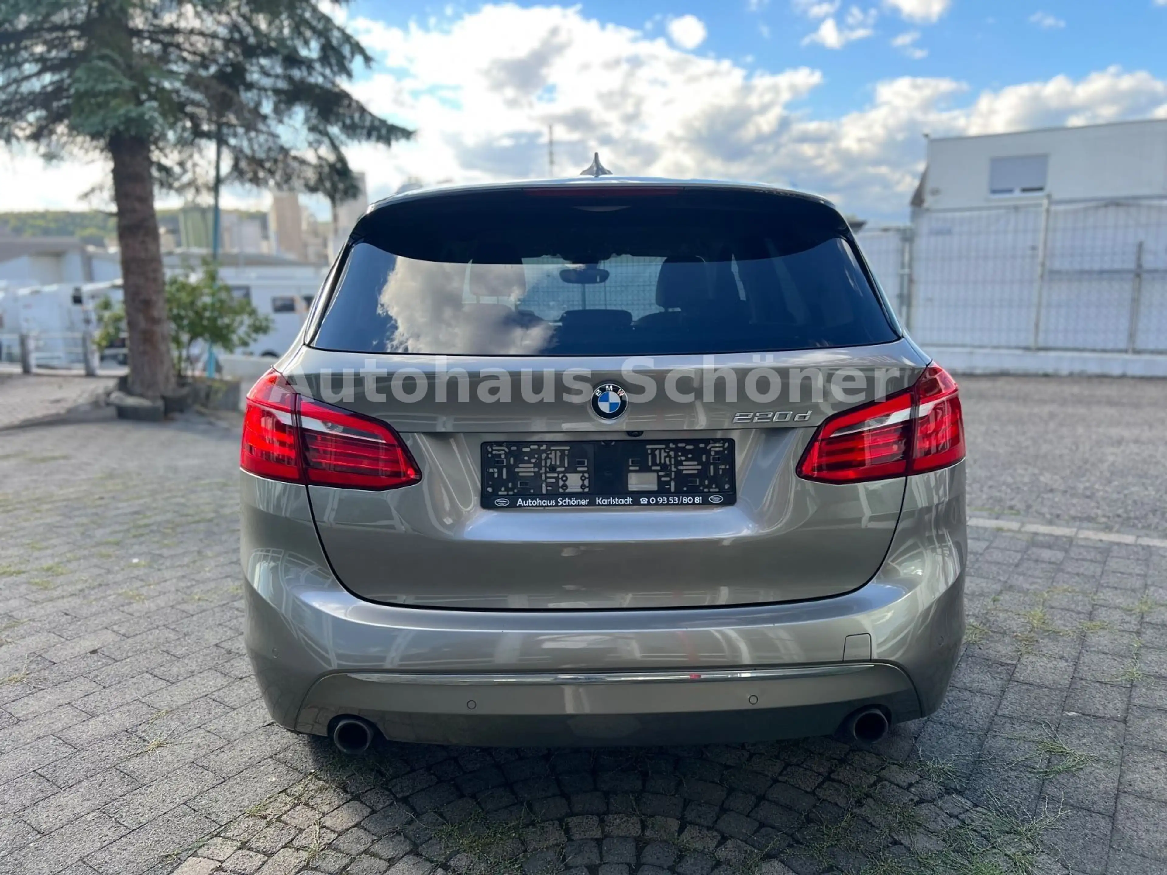 BMW 220 d Active Tourer Luxury Line**LEDER*LED*AHK** — photo 7