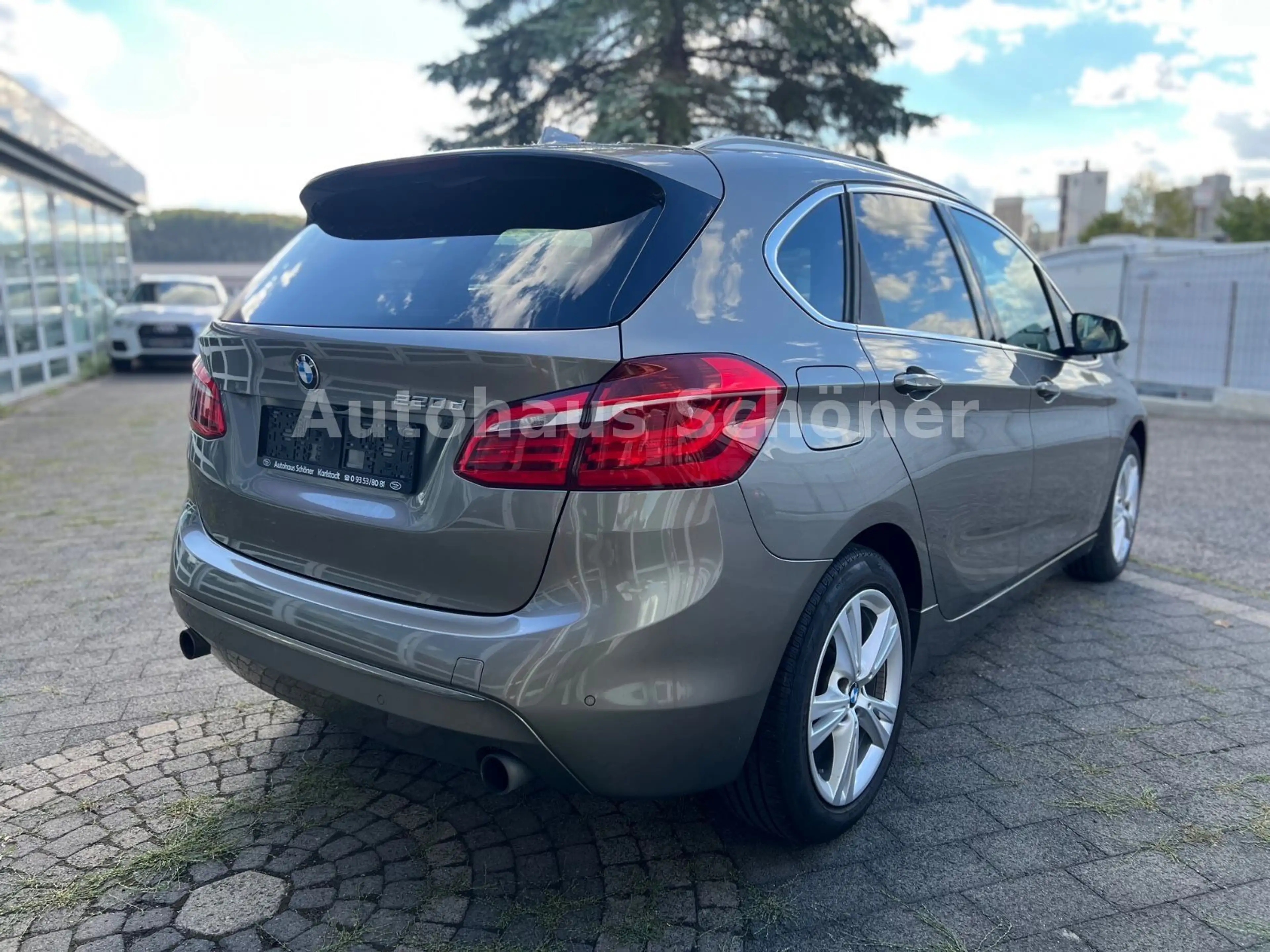 BMW 220 d Active Tourer Luxury Line**LEDER*LED*AHK** — photo 6