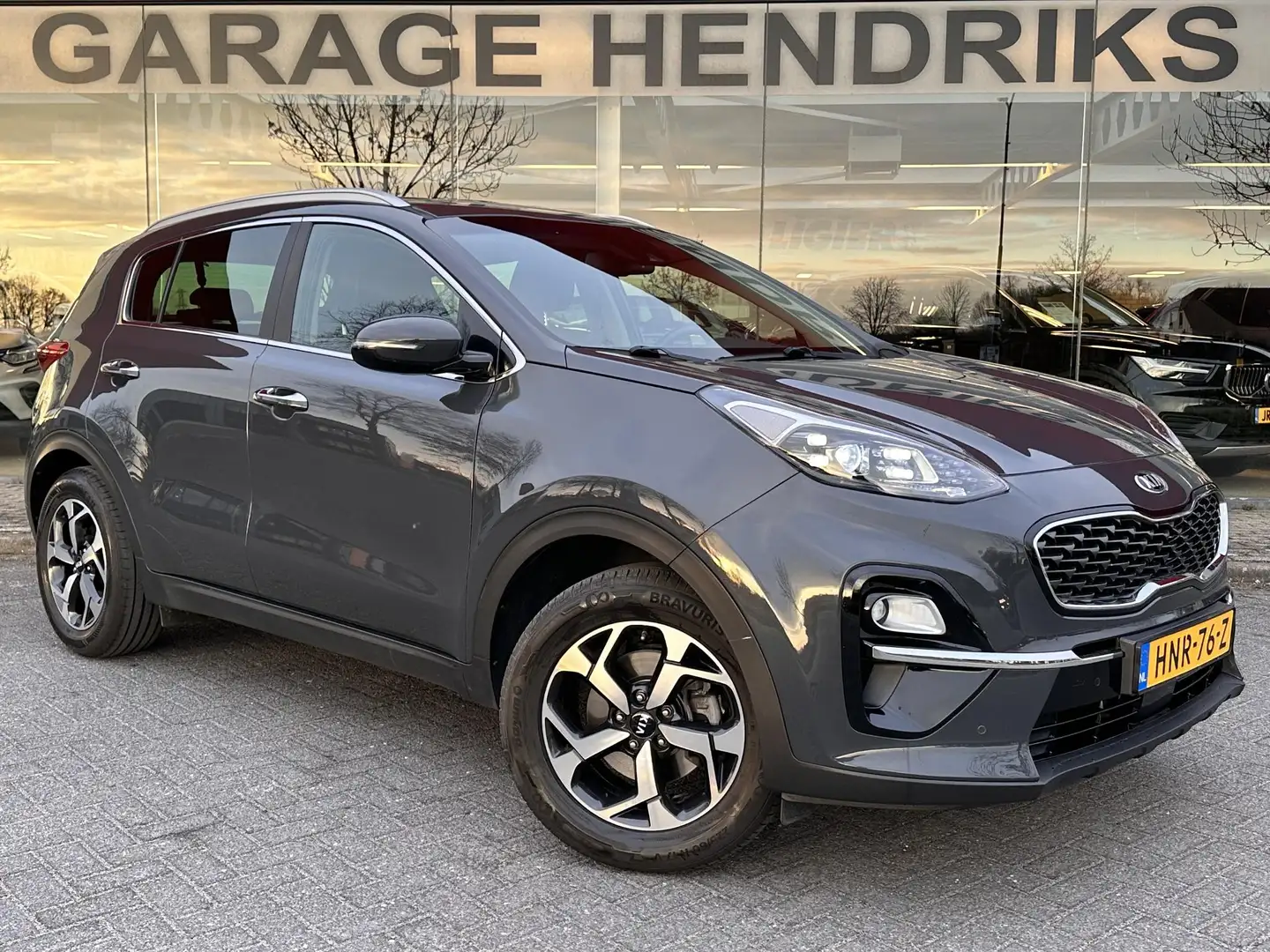 Kia Sportage 1.6 GDI DynamicLine | Leder | Trekhaak | Stoel&Stu Grau - 2