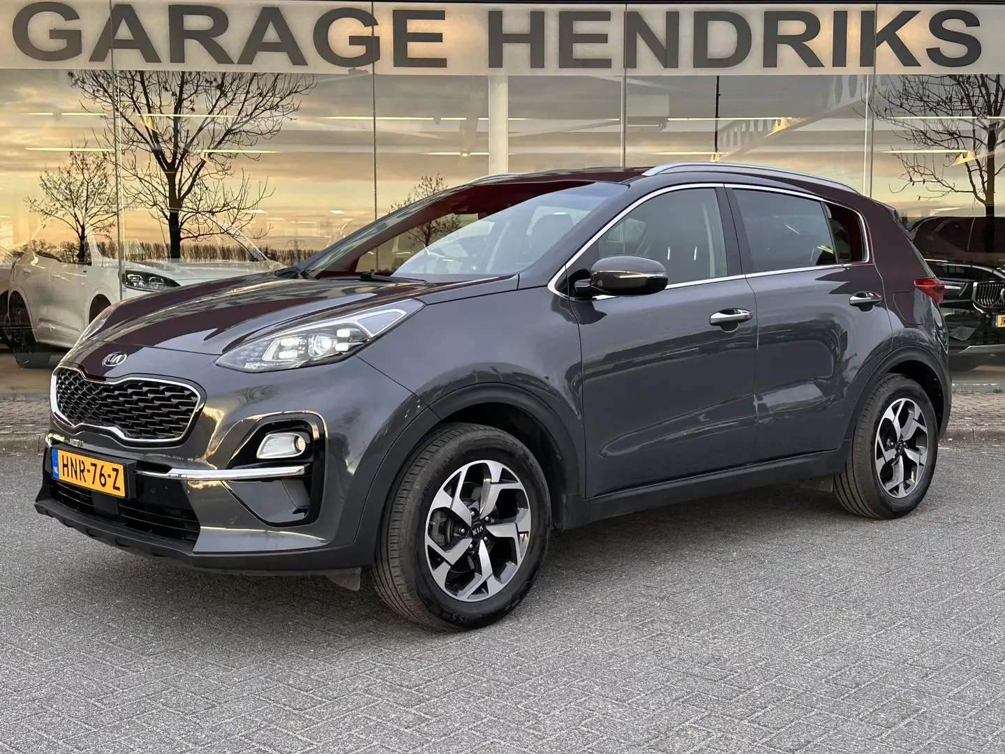 Kia Sportage 1.6 GDI DynamicLine | Leder | Trekhaak | Stoel&Stu Grau - 1