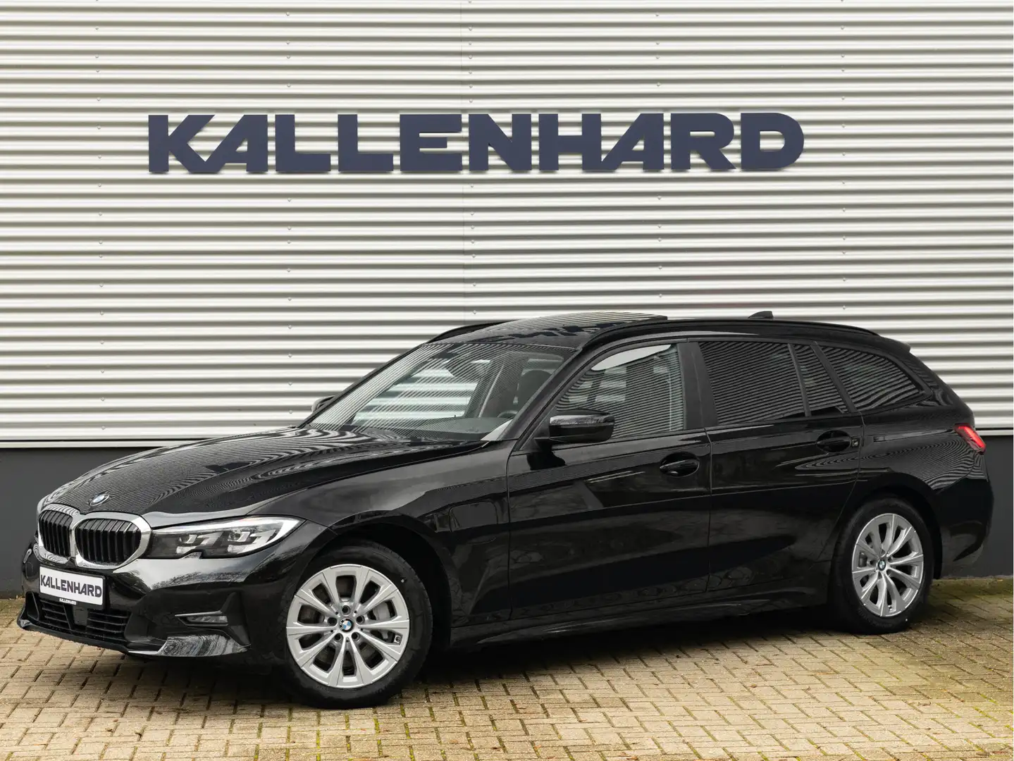 BMW 330 3-serie Touring 330e xDrive - Panorama - ACC - Hif Black - 1
