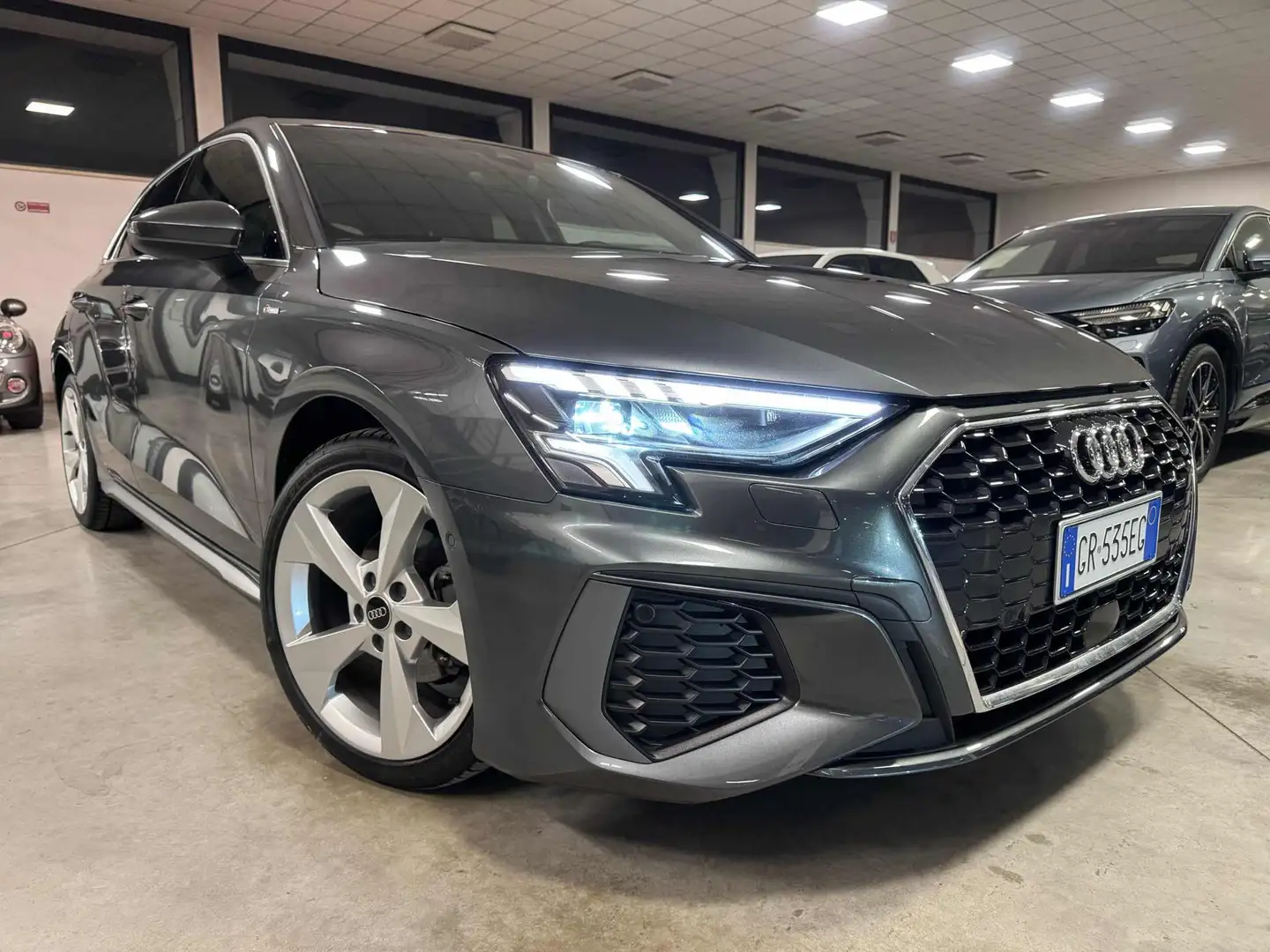 Audi A3 SPB 30 TDI S tronic S line edition Gris - 2