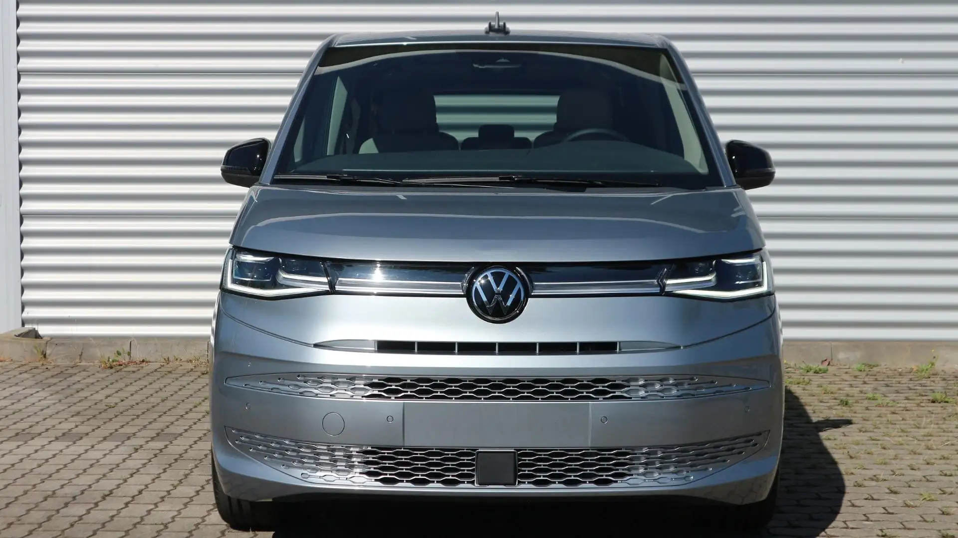 Volkswagen T7 Multivan Style Silber - 2