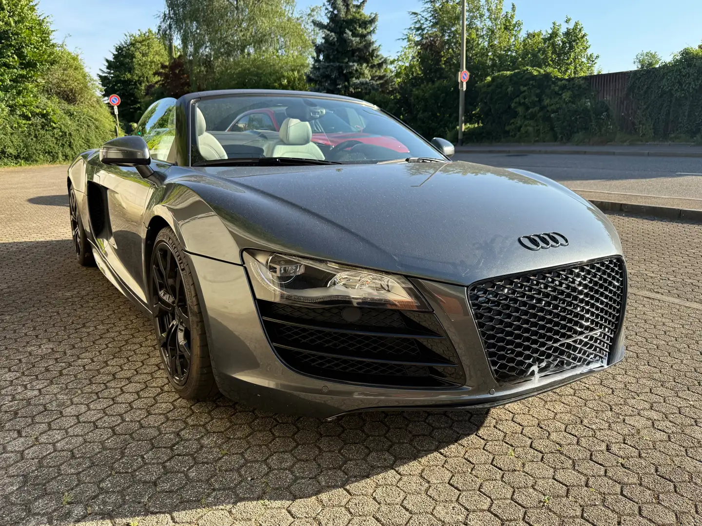 Audi R8 R8 Spyder 5.2 FSI quattro R tronic Grau - 1