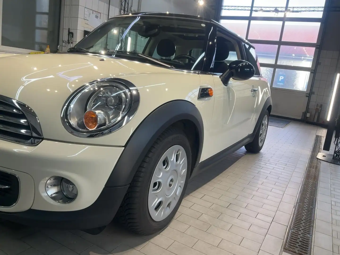 MINI Cooper 1.6 Automatik*1.Hand*SHZ*Schiebedach Weiß - 2