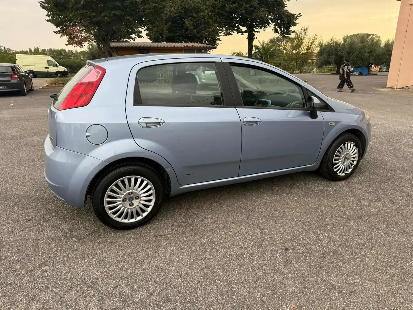 Fiat Grande Punto Grande Punto 5p 1.3 mjt 16v Dynamic c/esp 75cv - 2