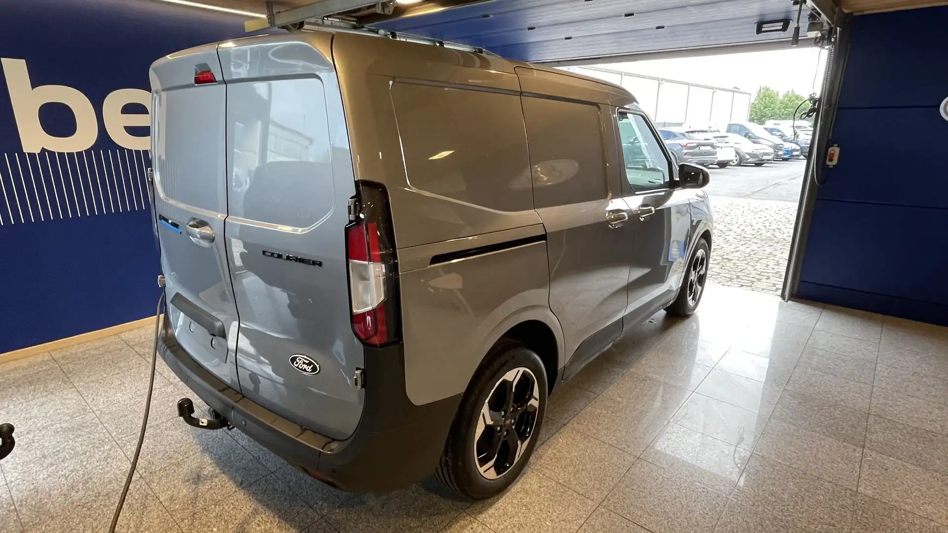 Ford Transit Courier BEV 43 kWh Limited Argent - 2