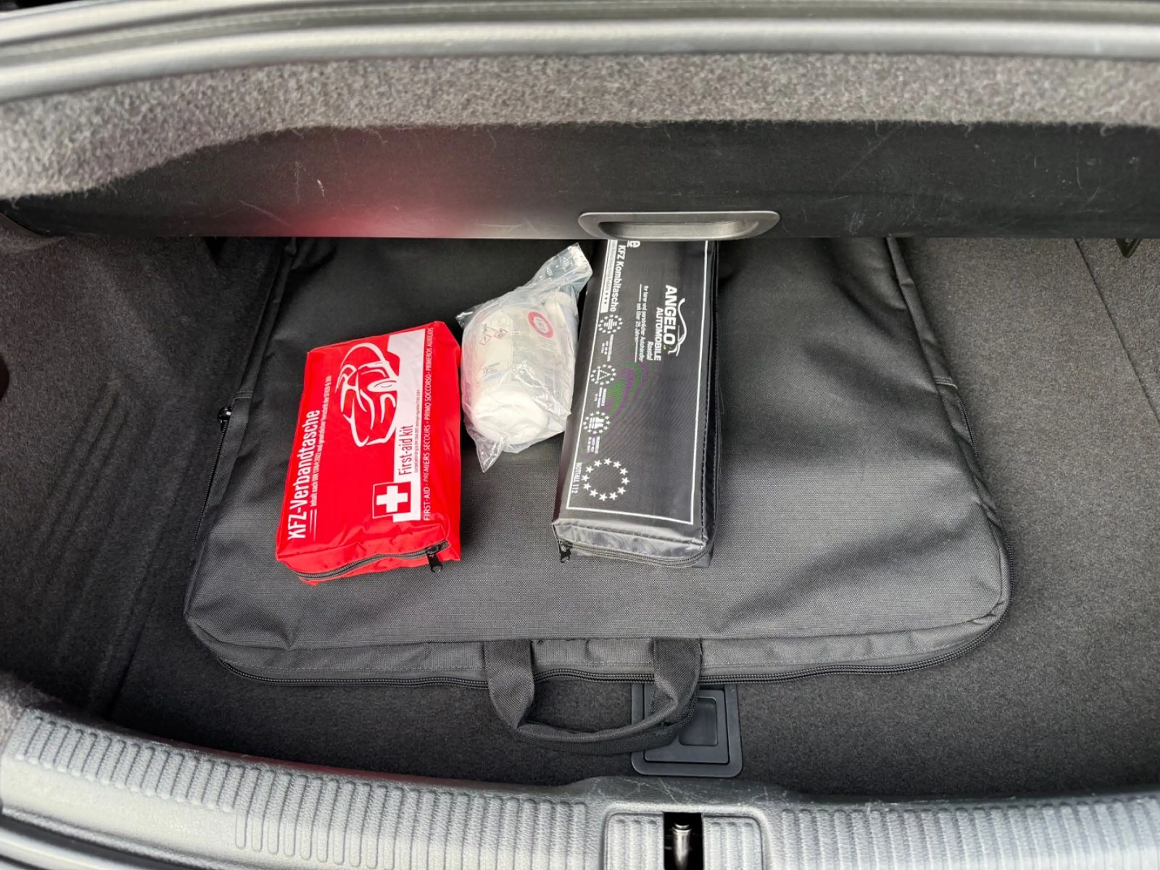 Audi A3 Cabriolet Ambition*Airscarf*NAVI*PDC* — photo 12