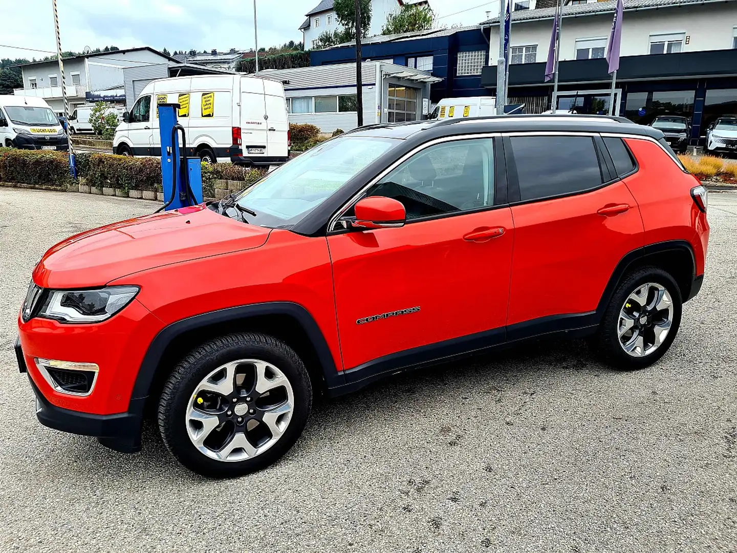 Jeep Compass 2,0 MultiJet II AWD Limited Aut. AHK, Top Zustand! Oranje - 2