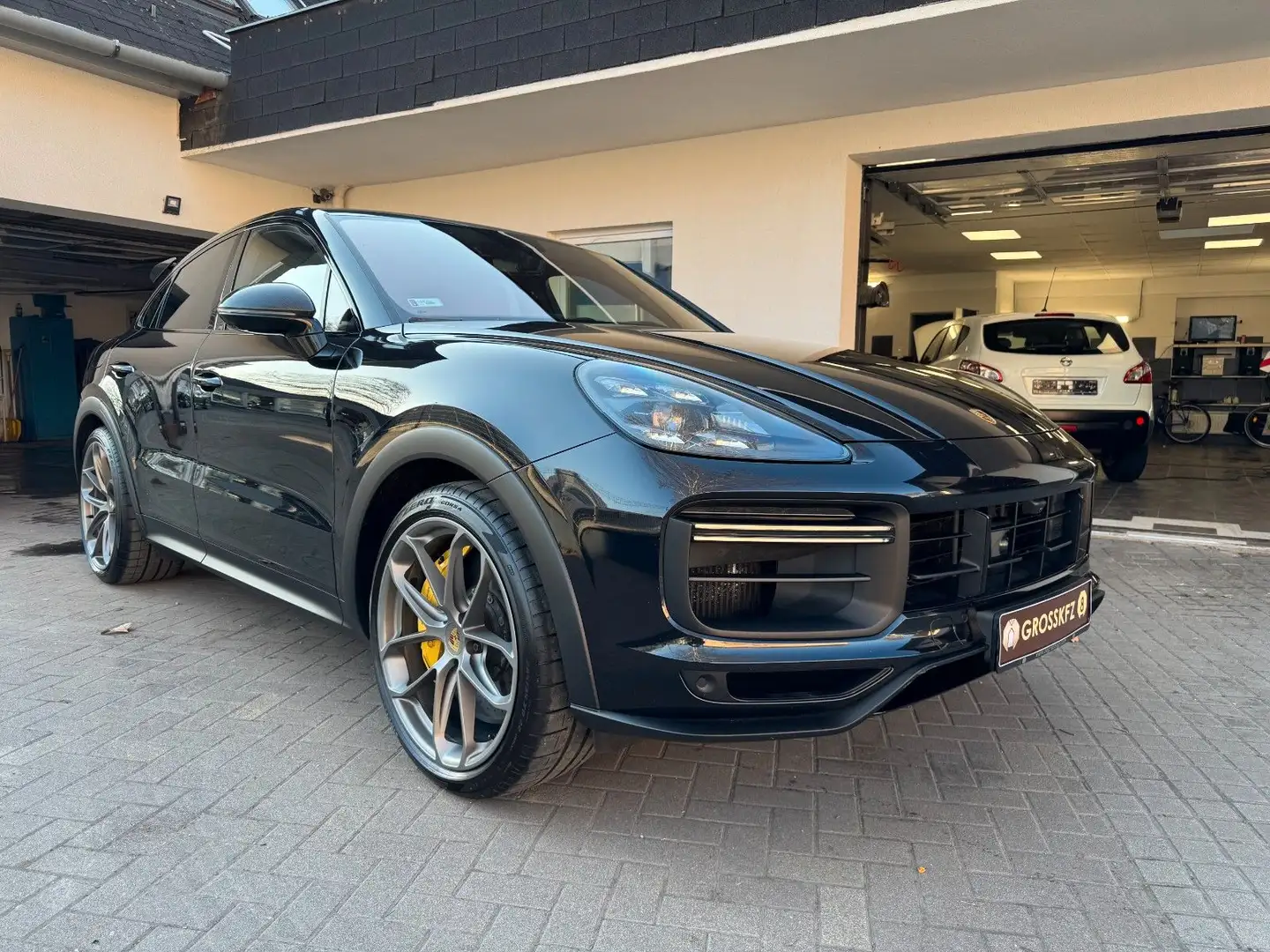Porsche Cayenne Coupe Turbo GT VOLL,NIght Vision,Burmest Negro - 2
