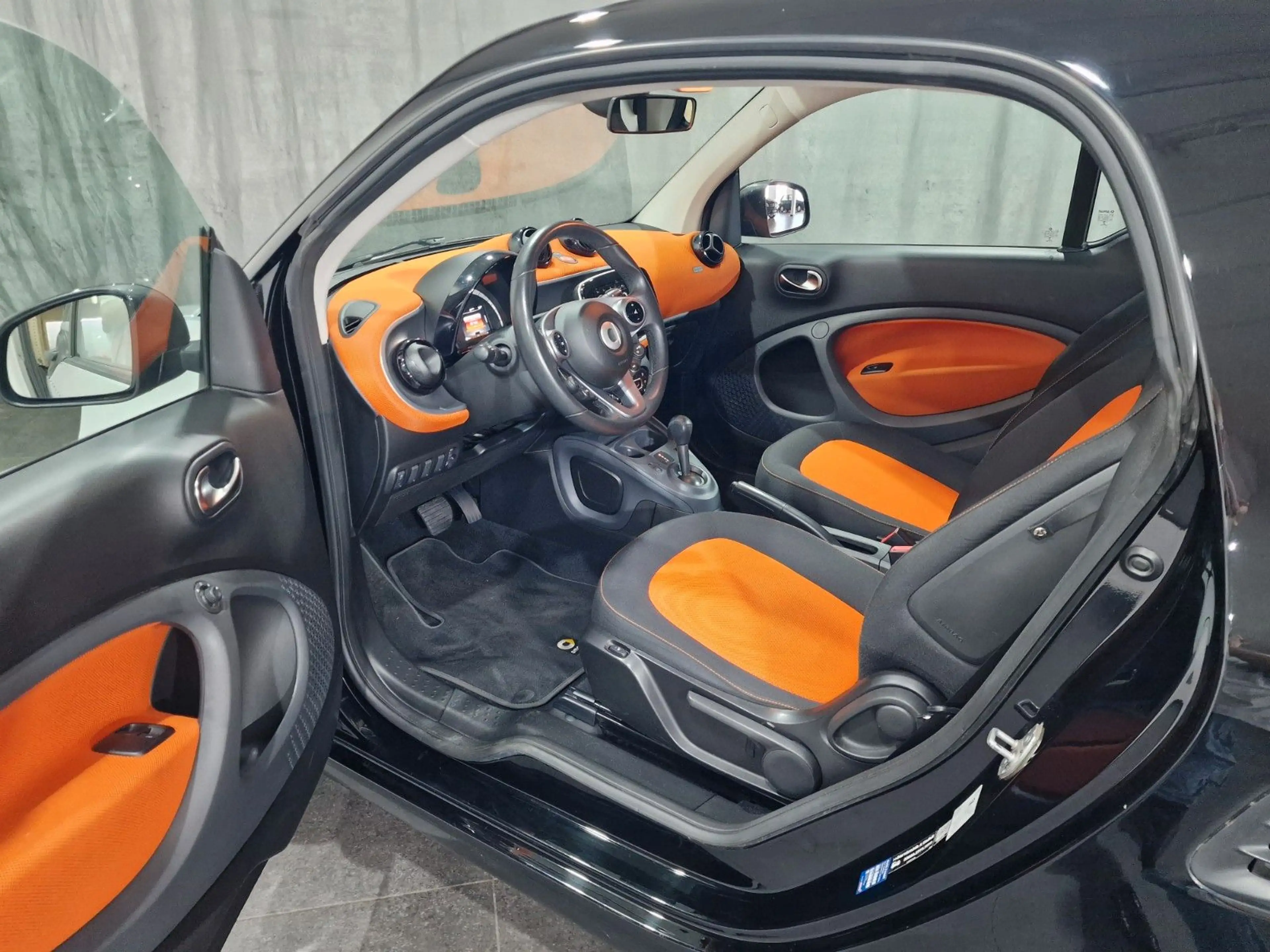 smart forTwo fortwo coupe Basis 52 kW — photo 13