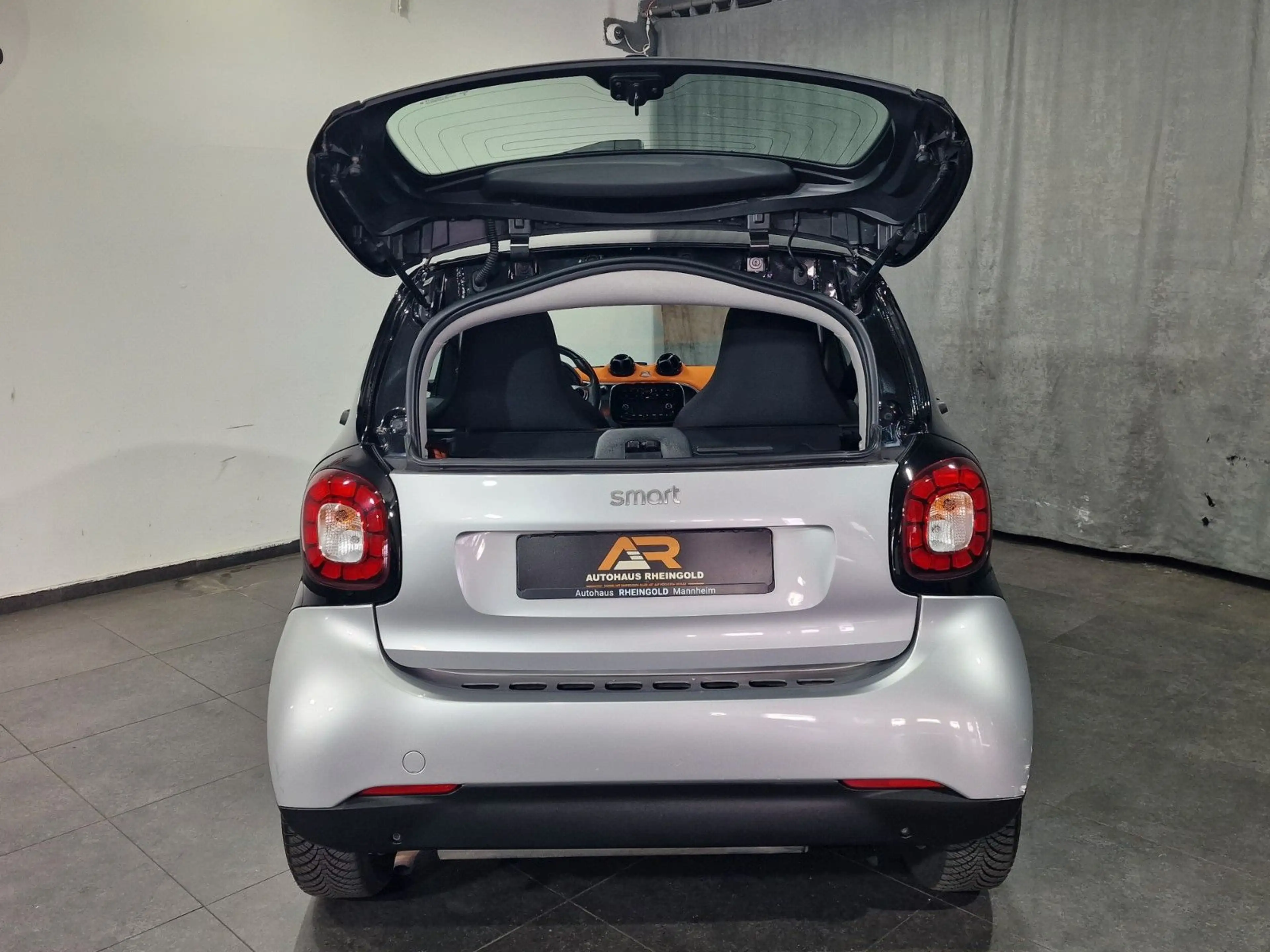 smart forTwo fortwo coupe Basis 52 kW — photo 9