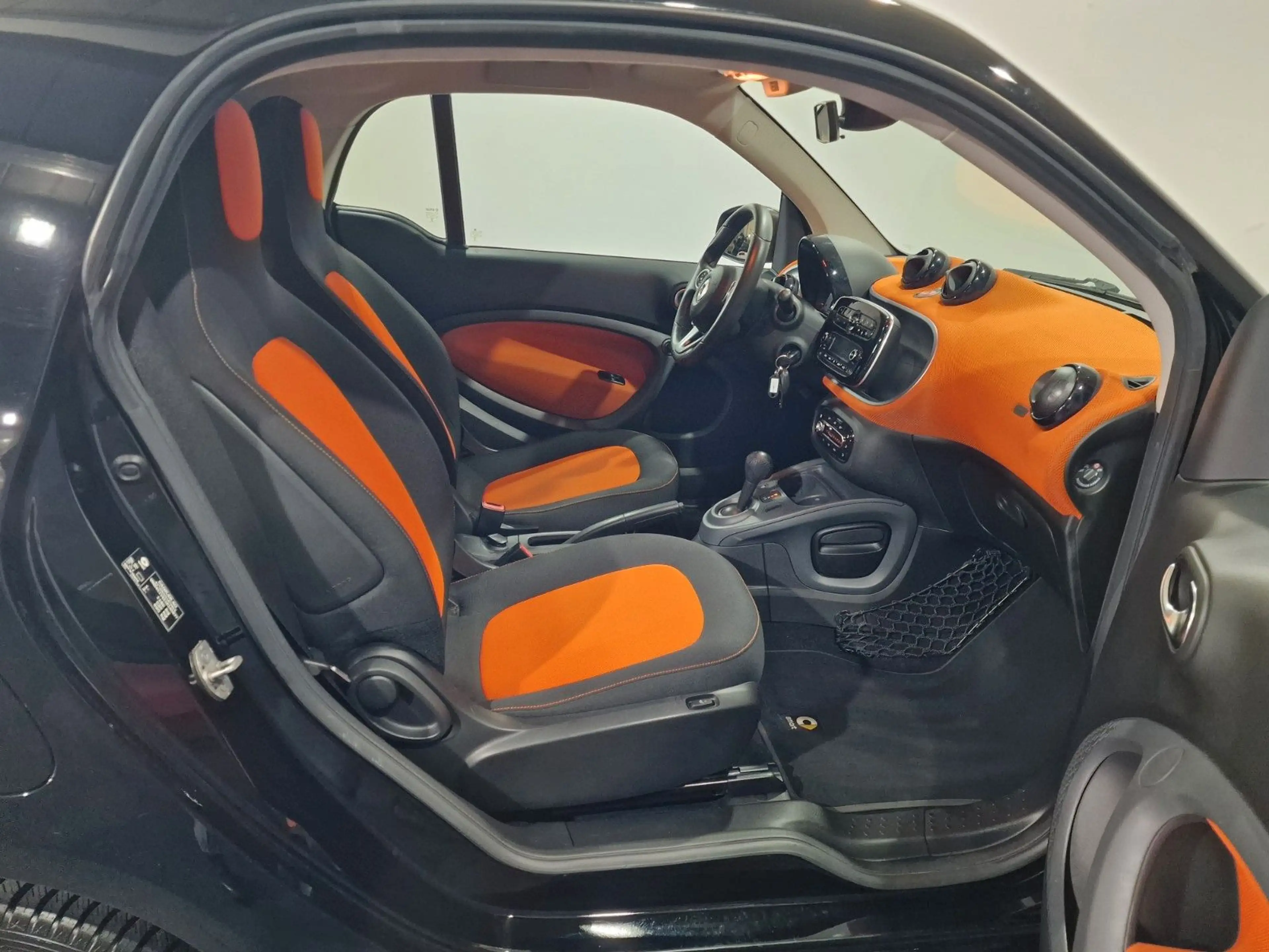 smart forTwo fortwo coupe Basis 52 kW — photo 14
