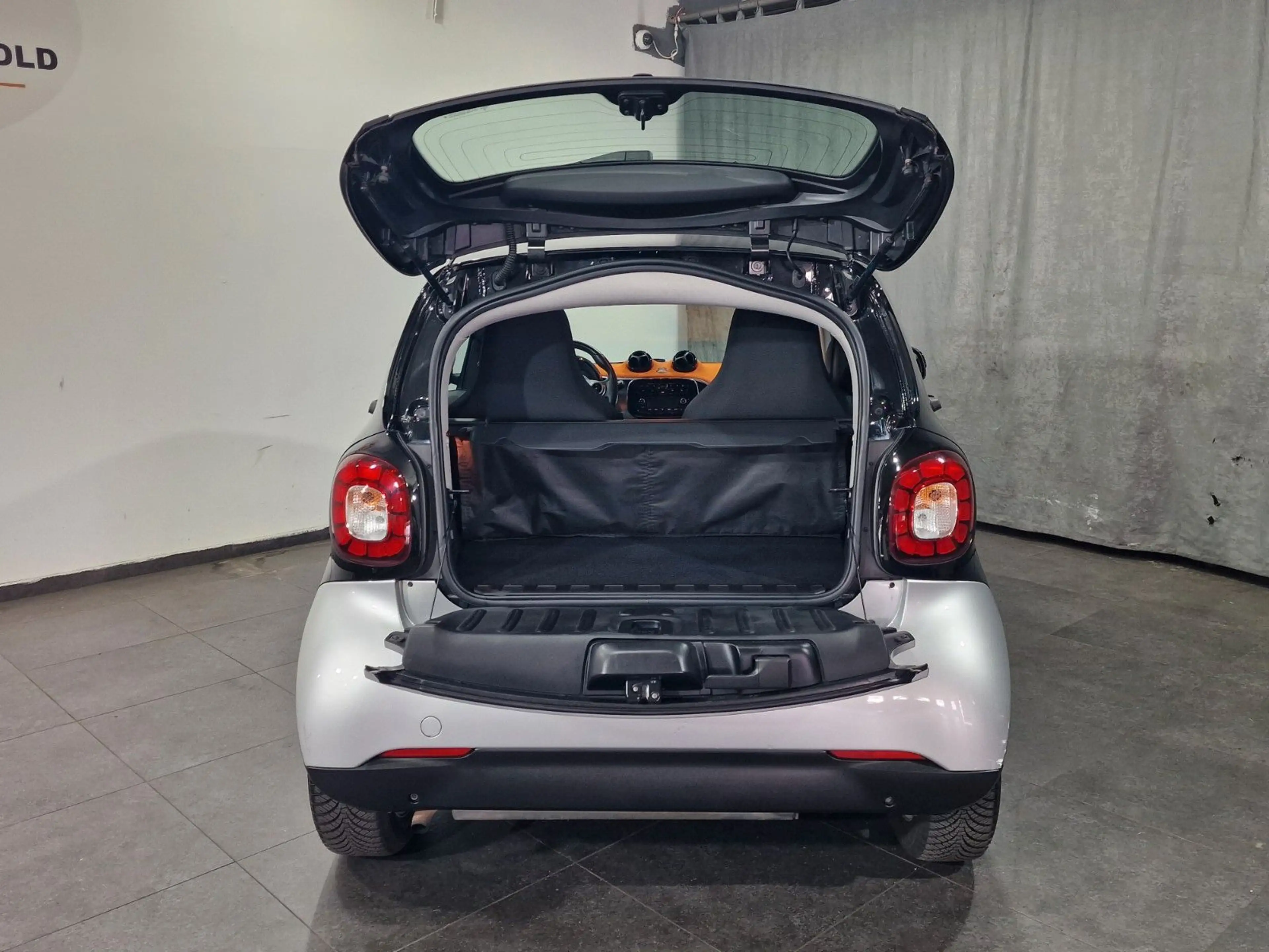 smart forTwo fortwo coupe Basis 52 kW — photo 10