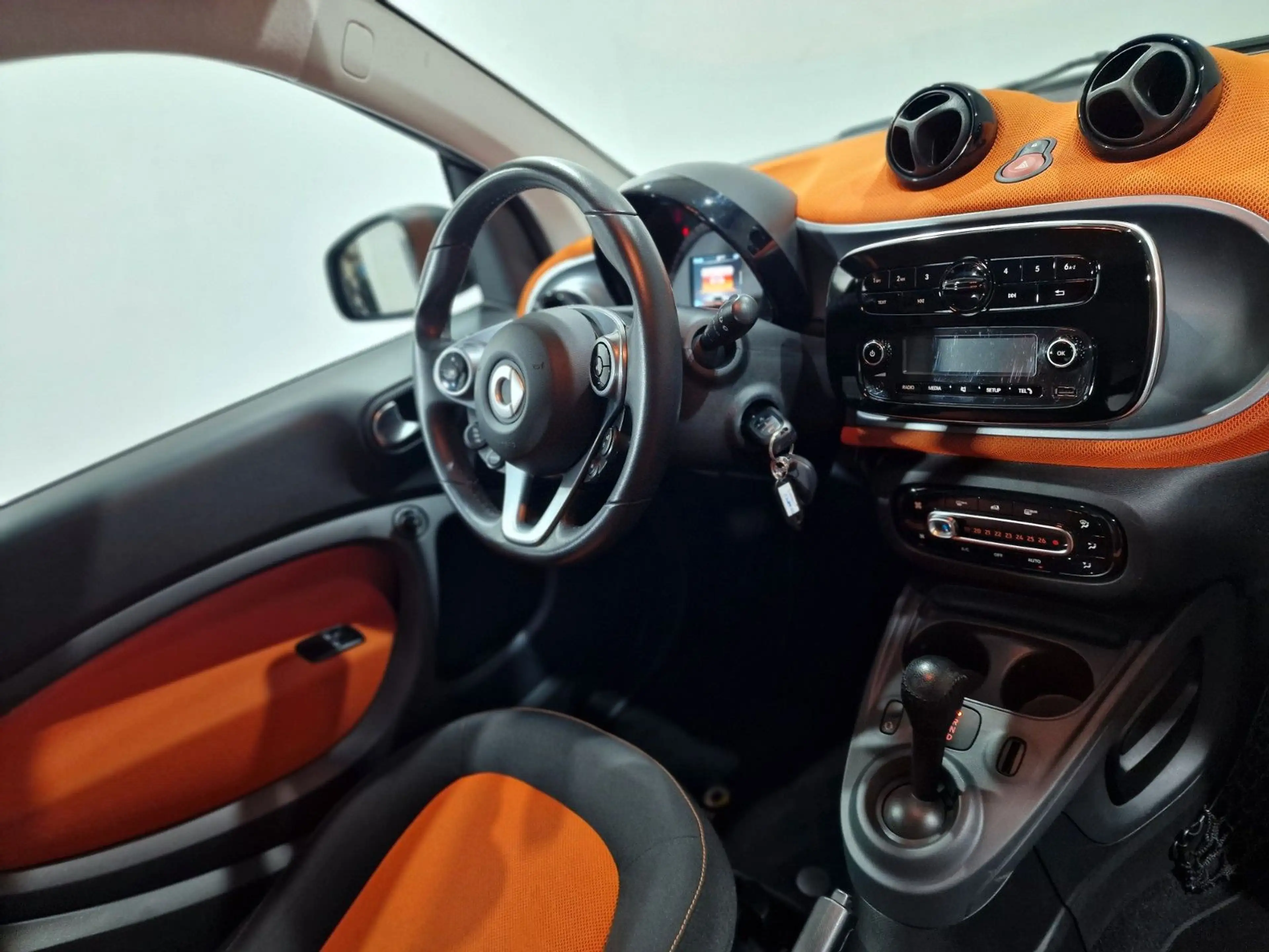 smart forTwo fortwo coupe Basis 52 kW — photo 12