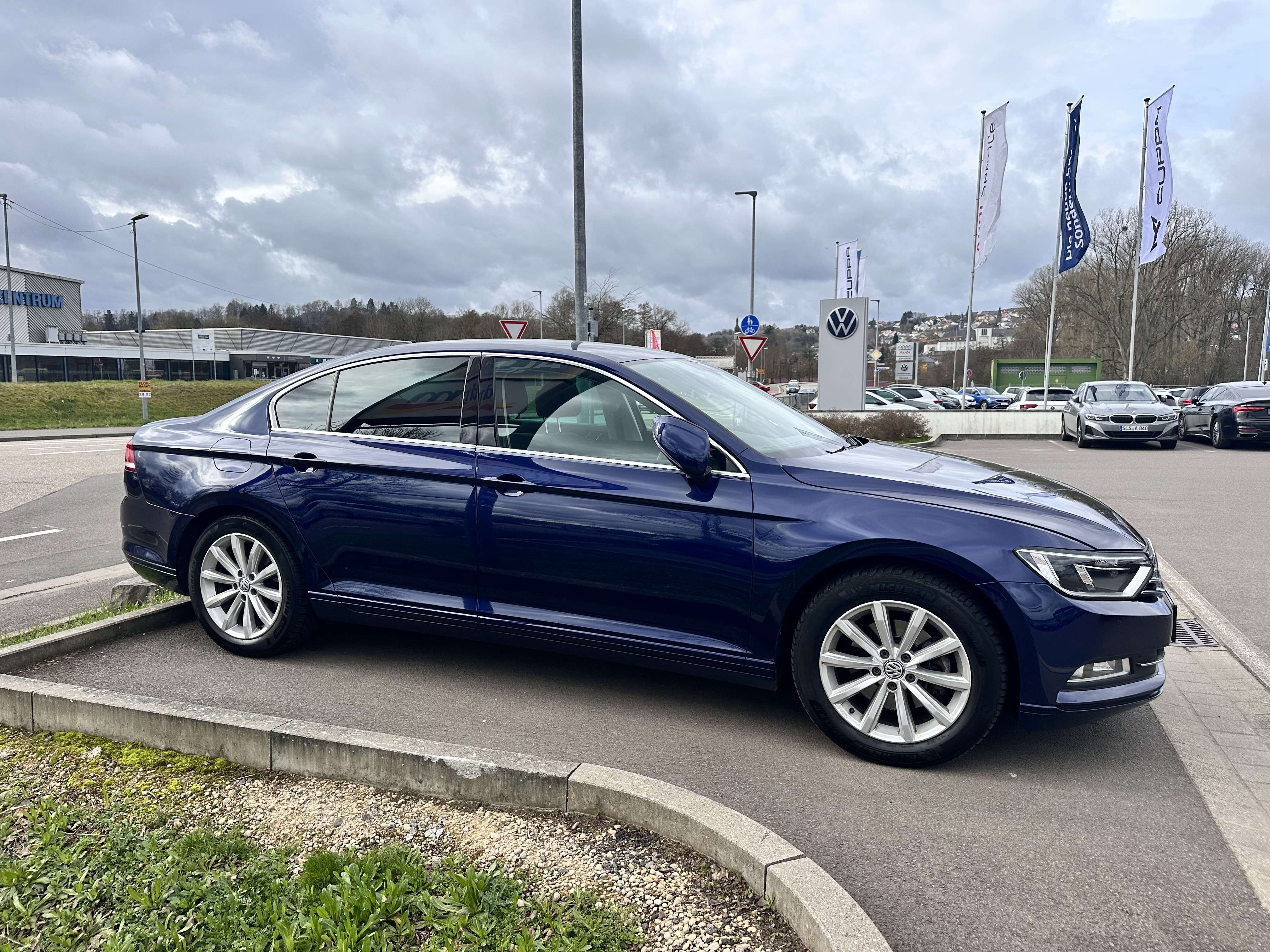 Second hand Volkswagen Passat 1.6