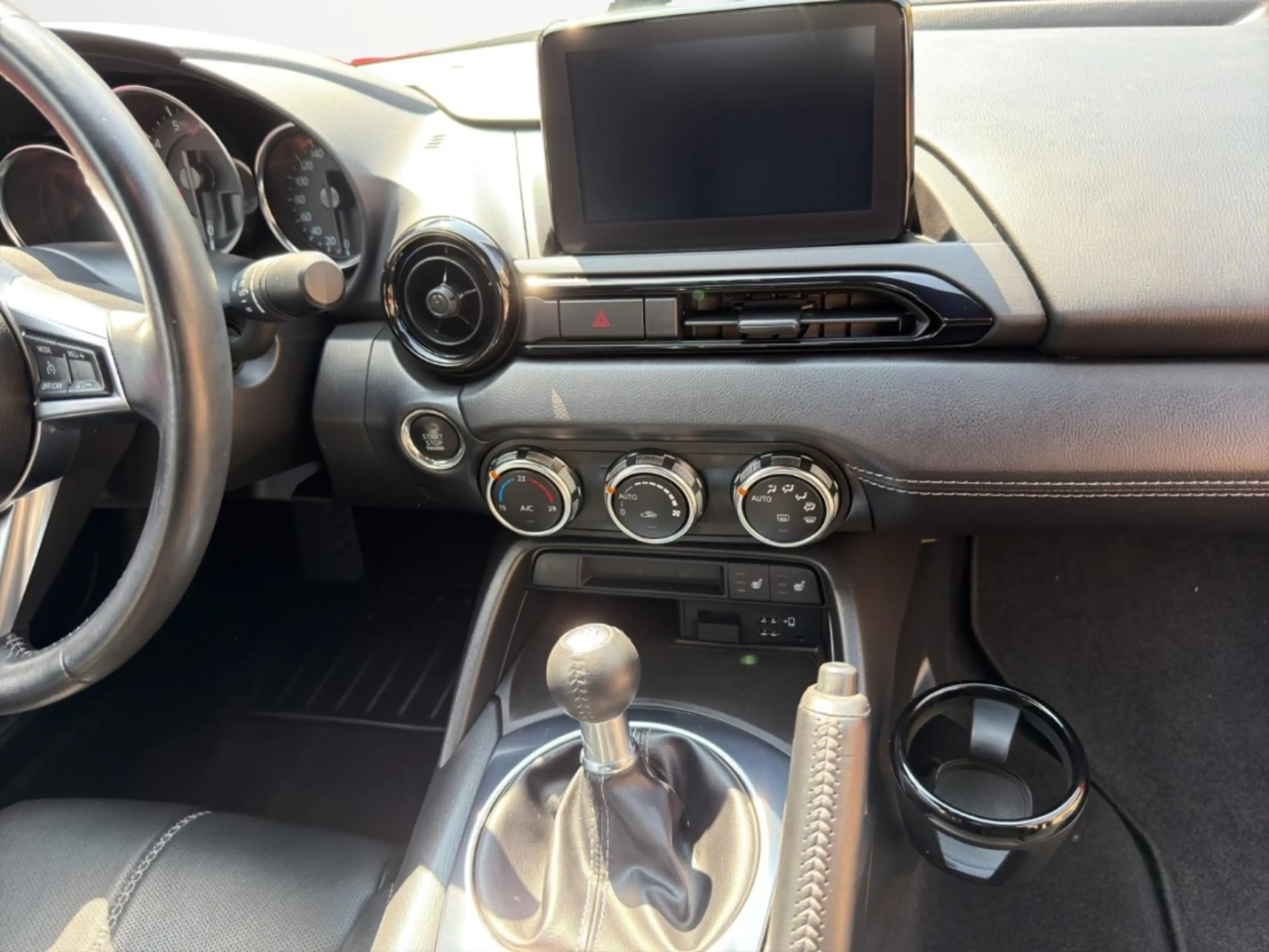 Mazda MX-5 SKYACTIV-G 1.5 6GS AL-ADVANTAGE — photo 12