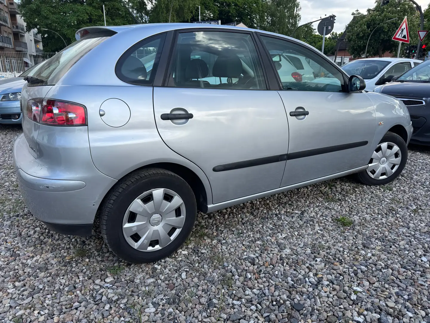 SEAT Ibiza 1.2 12V Prima TÜV 9.2026 Argent - 2