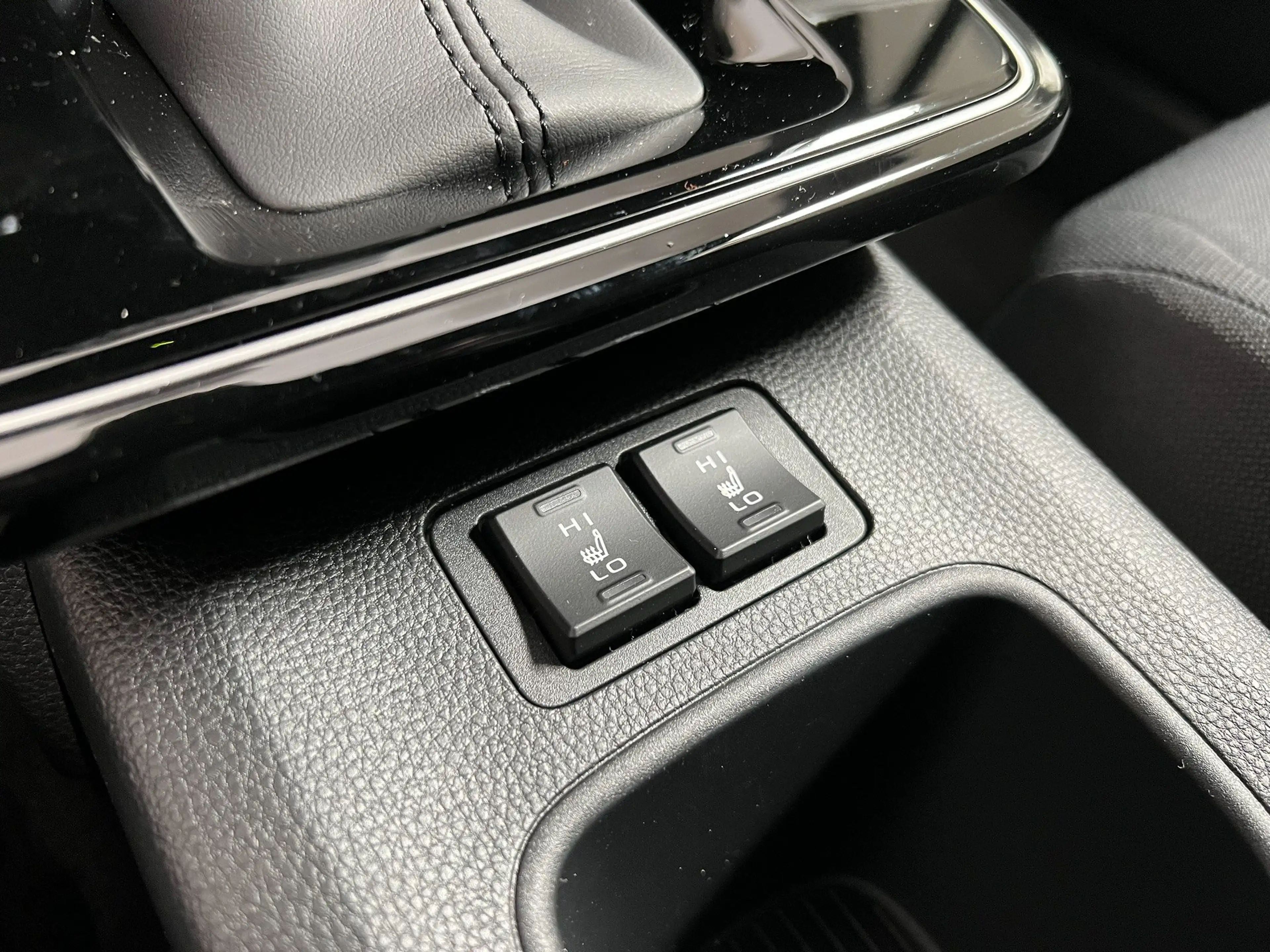 Toyota Corolla Cross 2,0 Hybrid Active Drive 180PS — photo 12