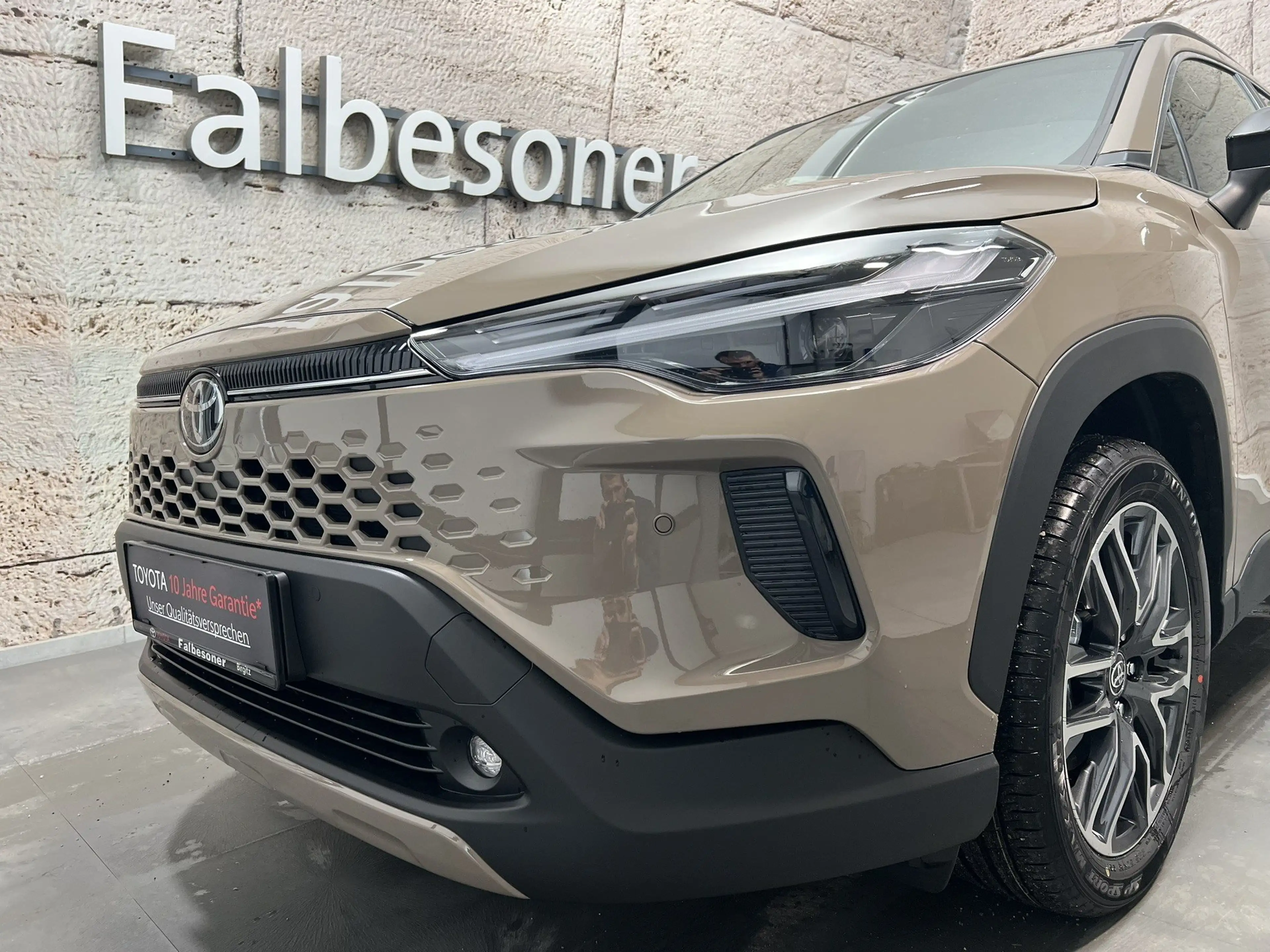 Toyota Corolla Cross 2,0 Hybrid Active Drive 180PS — photo 3
