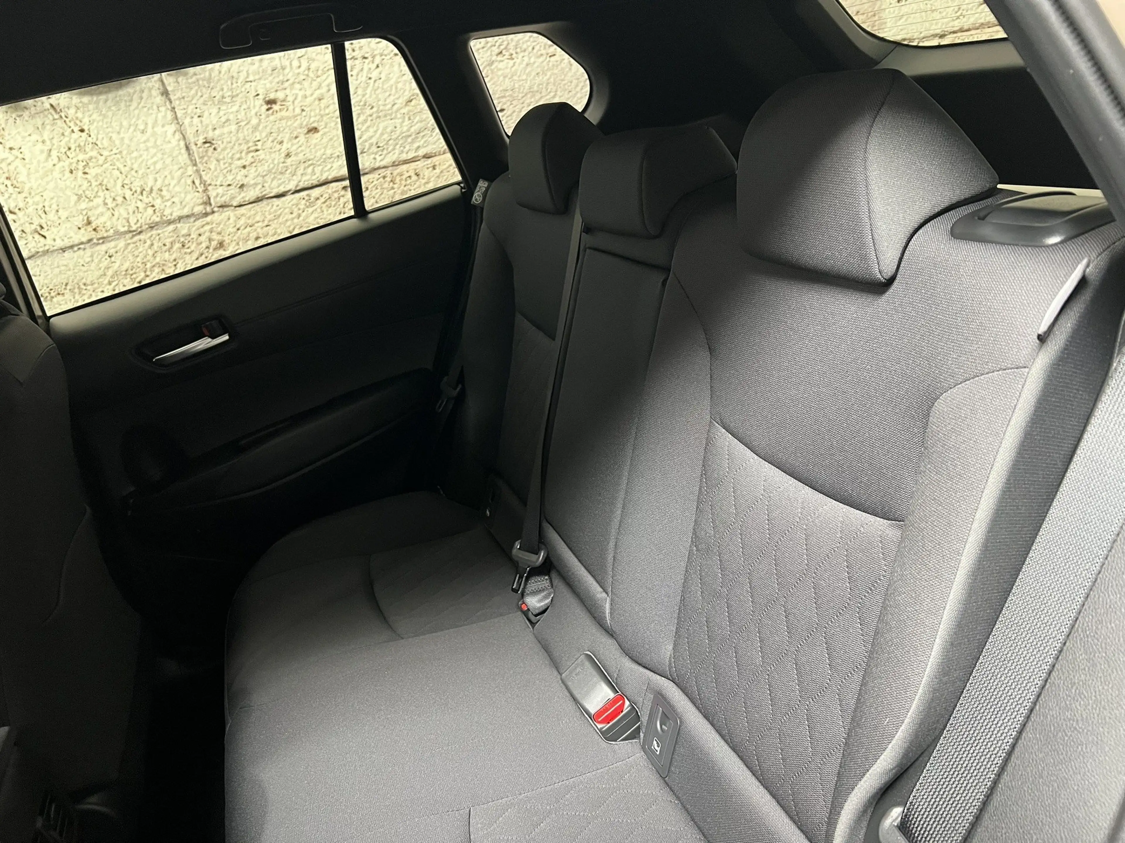 Toyota Corolla Cross 2,0 Hybrid Active Drive 180PS — photo 13